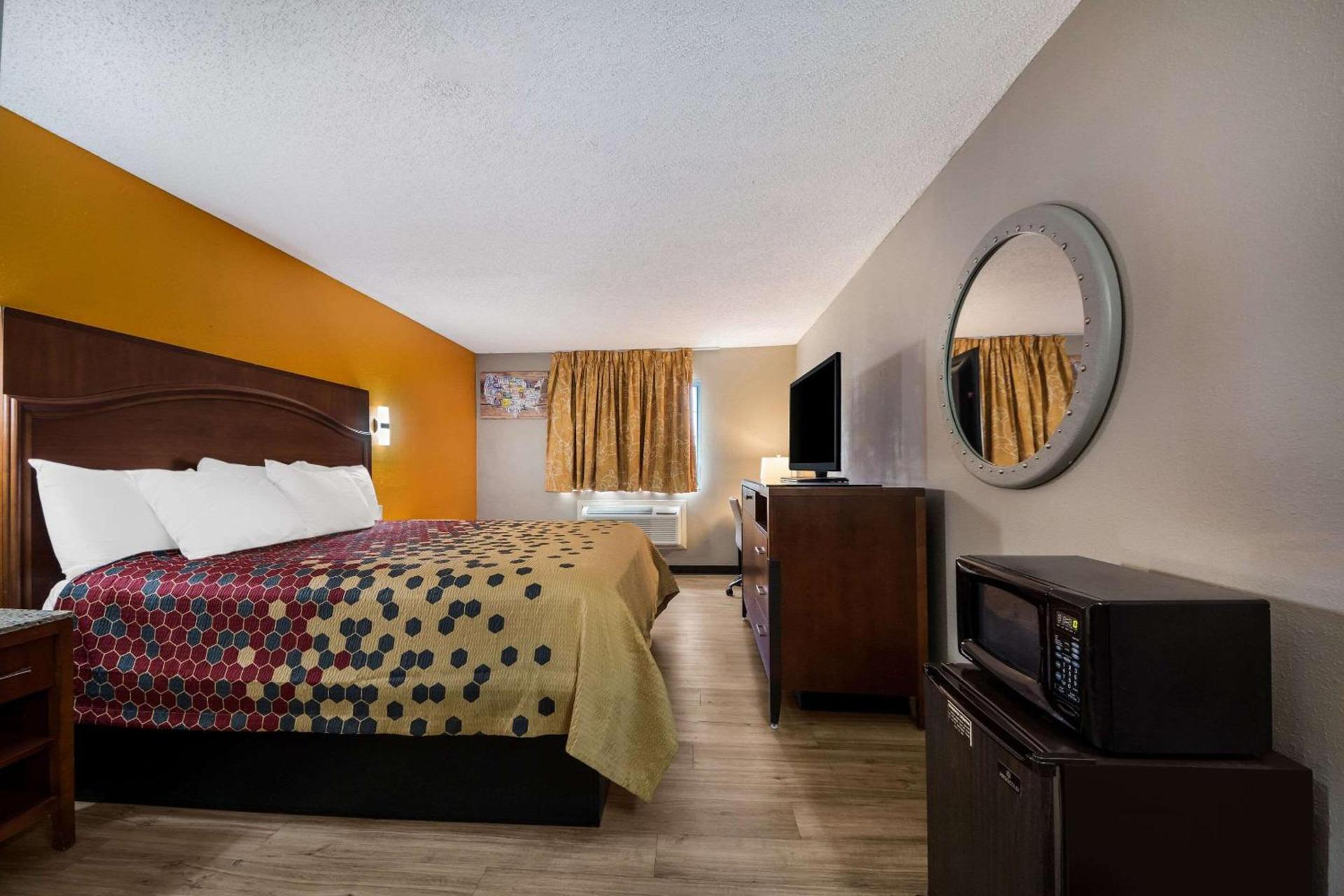Express Inn & Suites San Antonio near SeaWorld - Medical Center photo 25