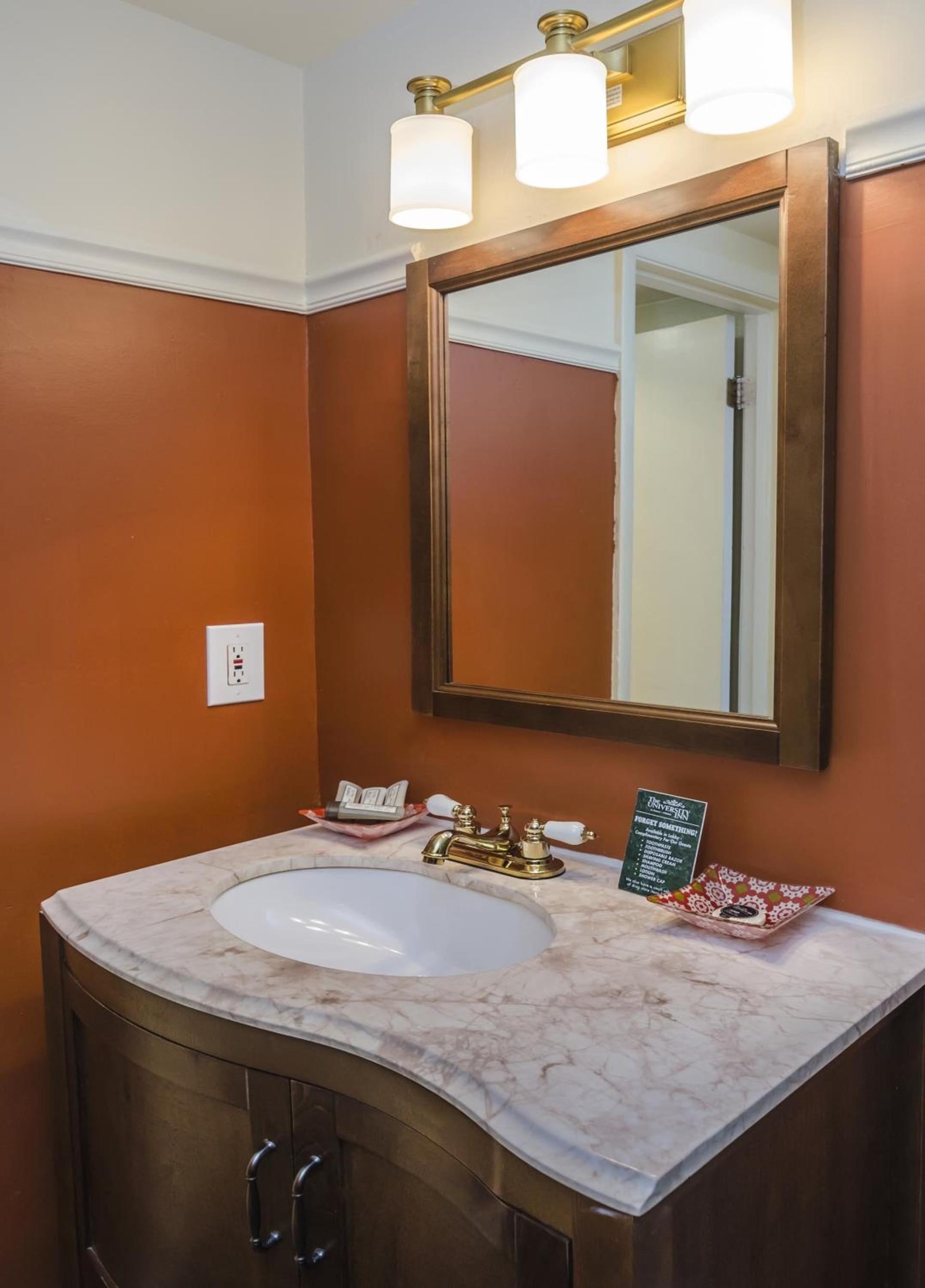 The University Inn at Emory photo 12