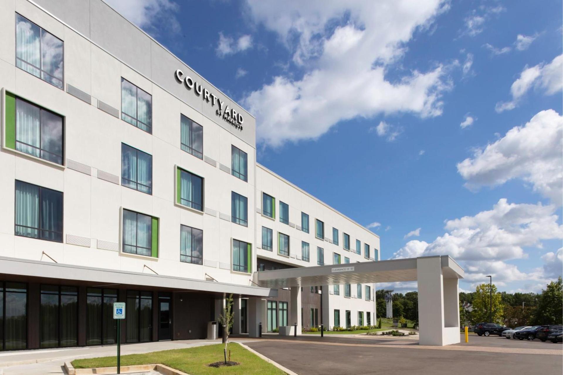 Courtyard by Marriott Memphis East Galleria photo 1
