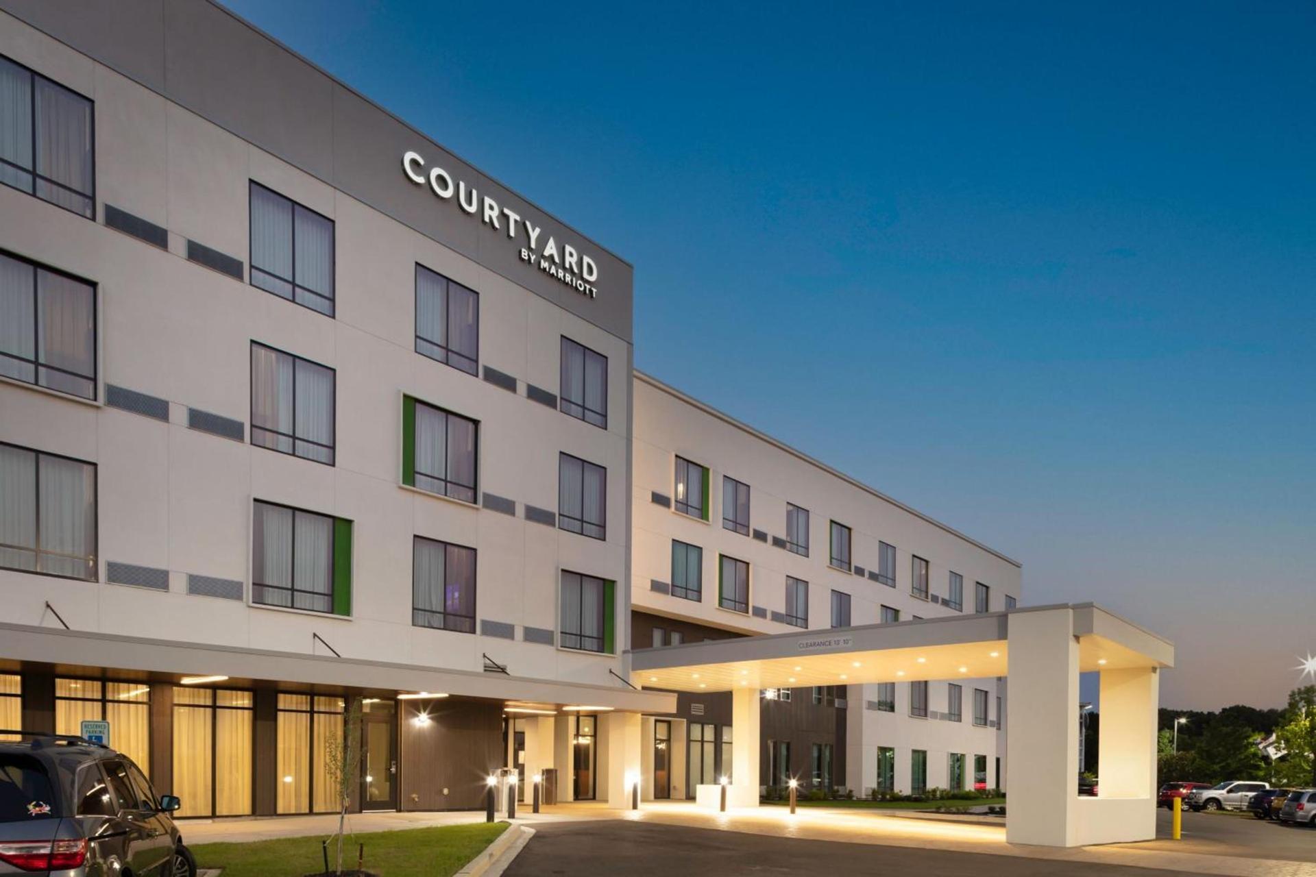 Courtyard by Marriott Memphis East Galleria photo 2