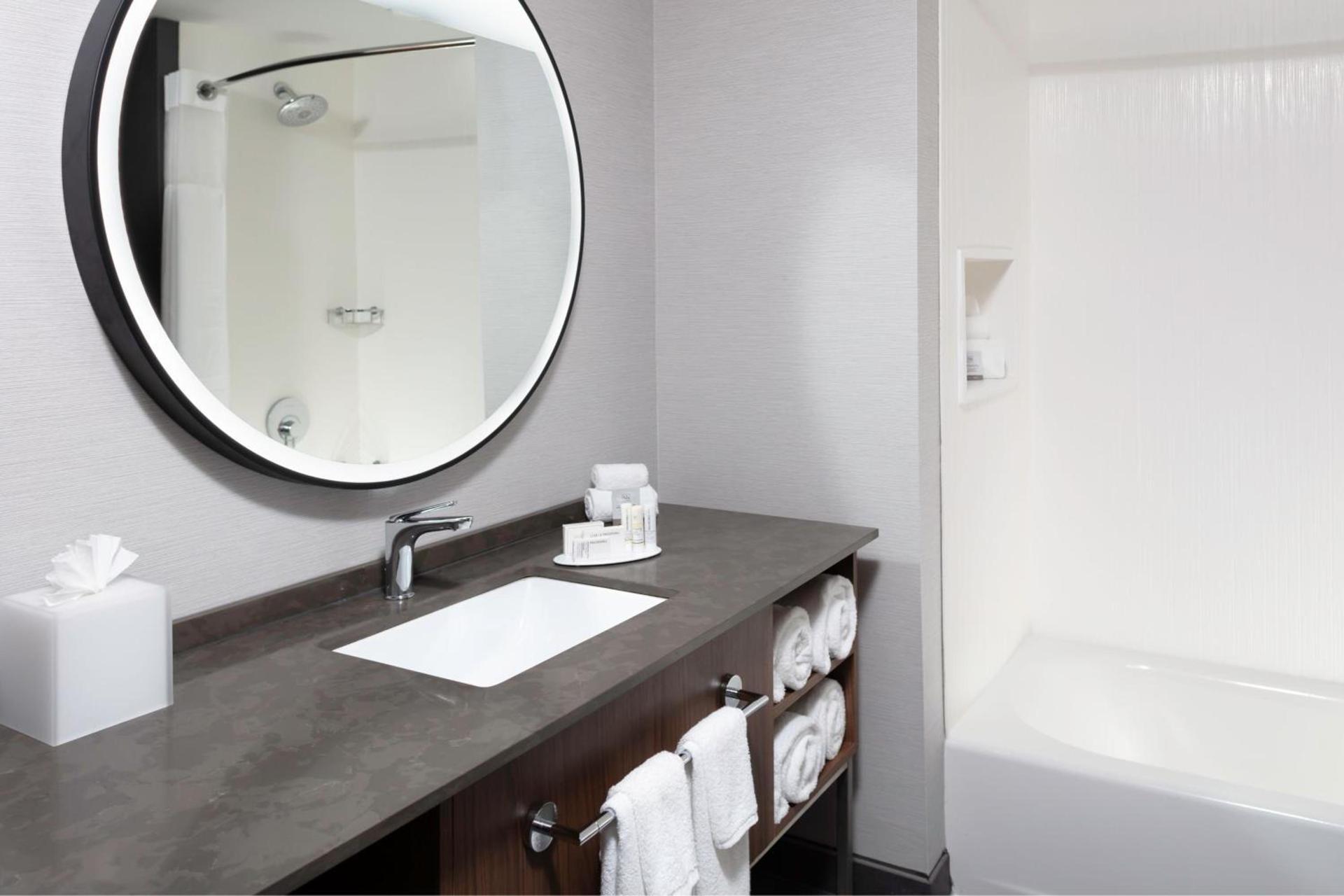 Courtyard by Marriott Memphis East Galleria photo 9
