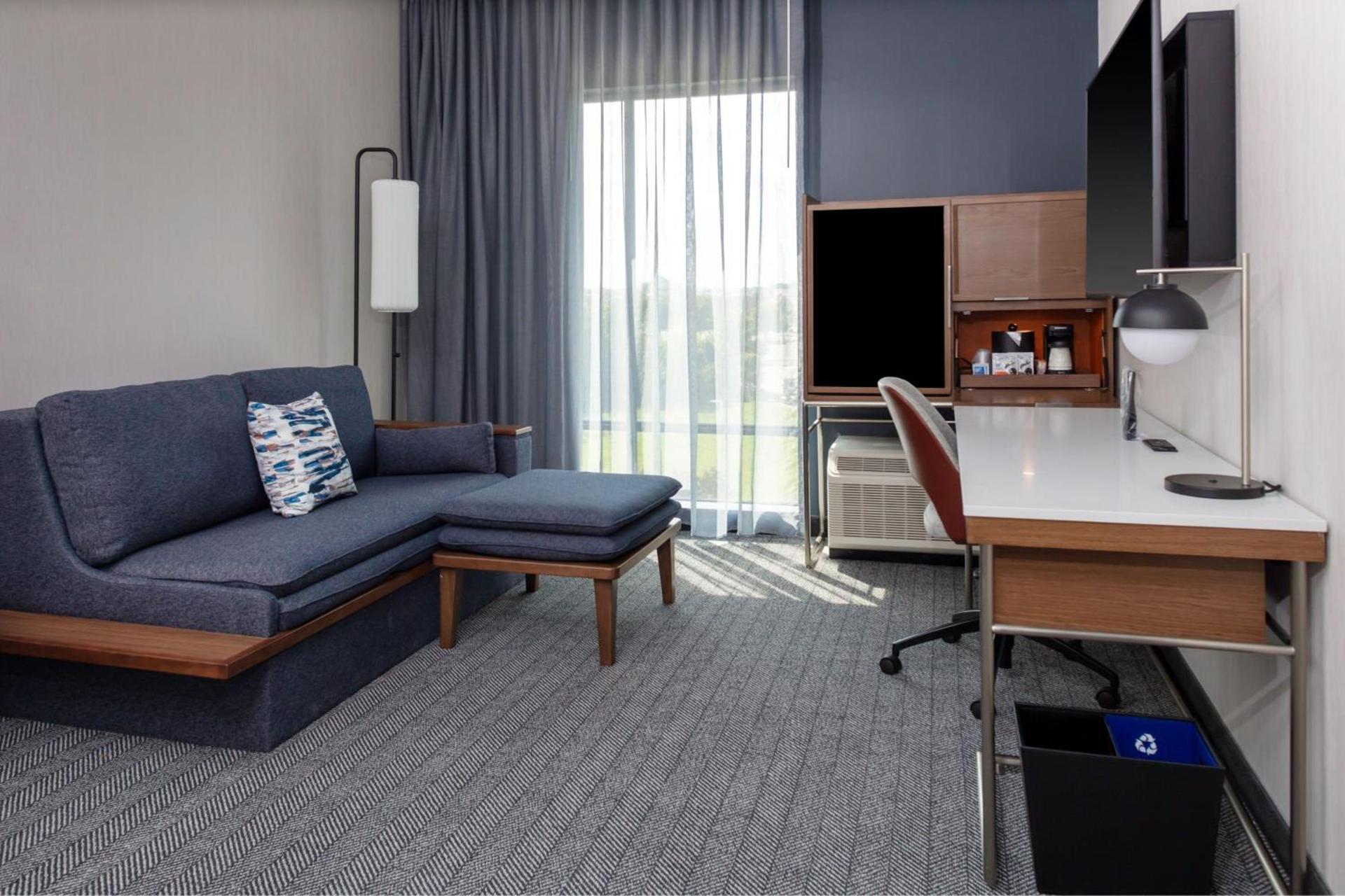 Courtyard by Marriott Memphis East Galleria photo 13