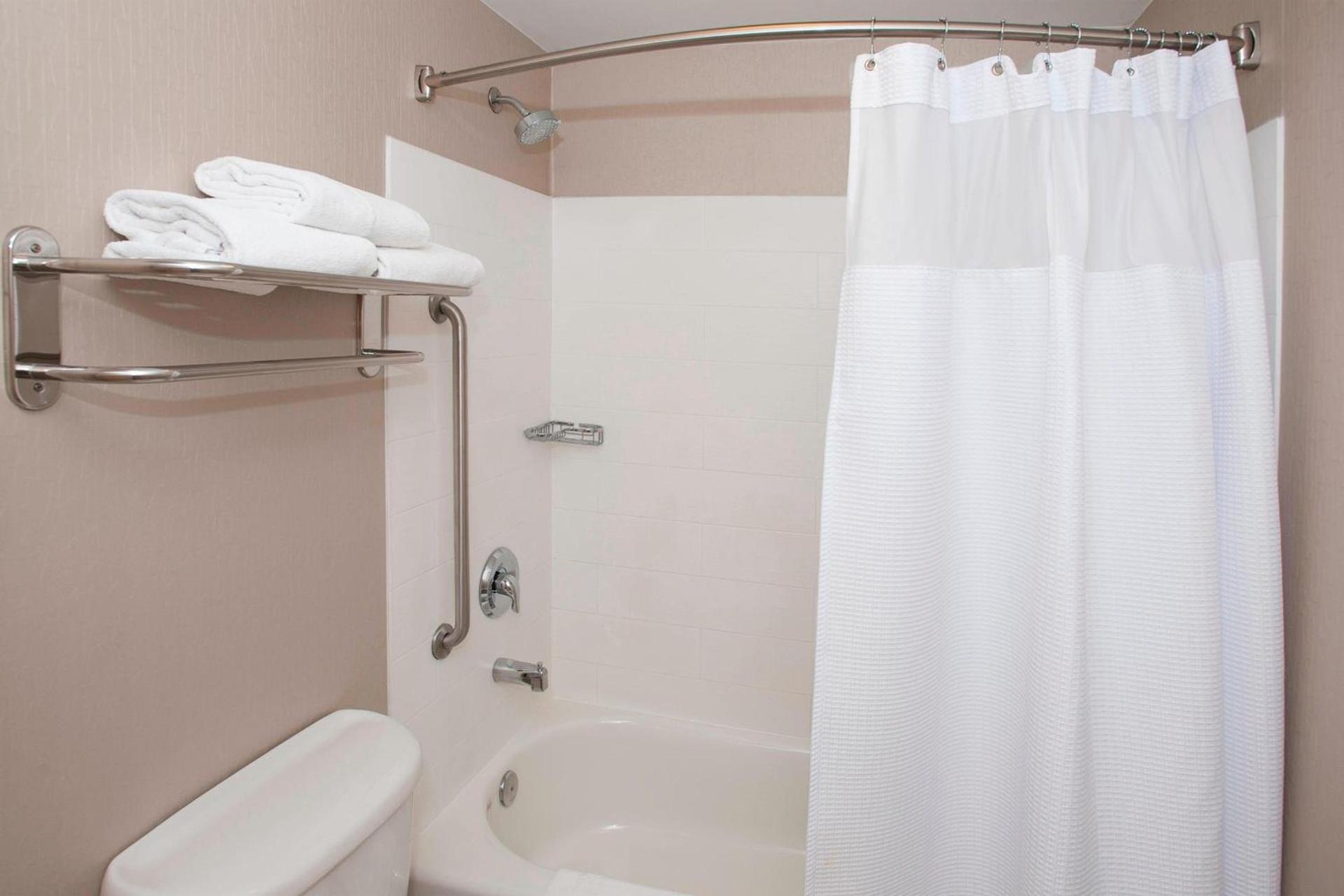 SpringHill Suites Birmingham Colonnade photo 5