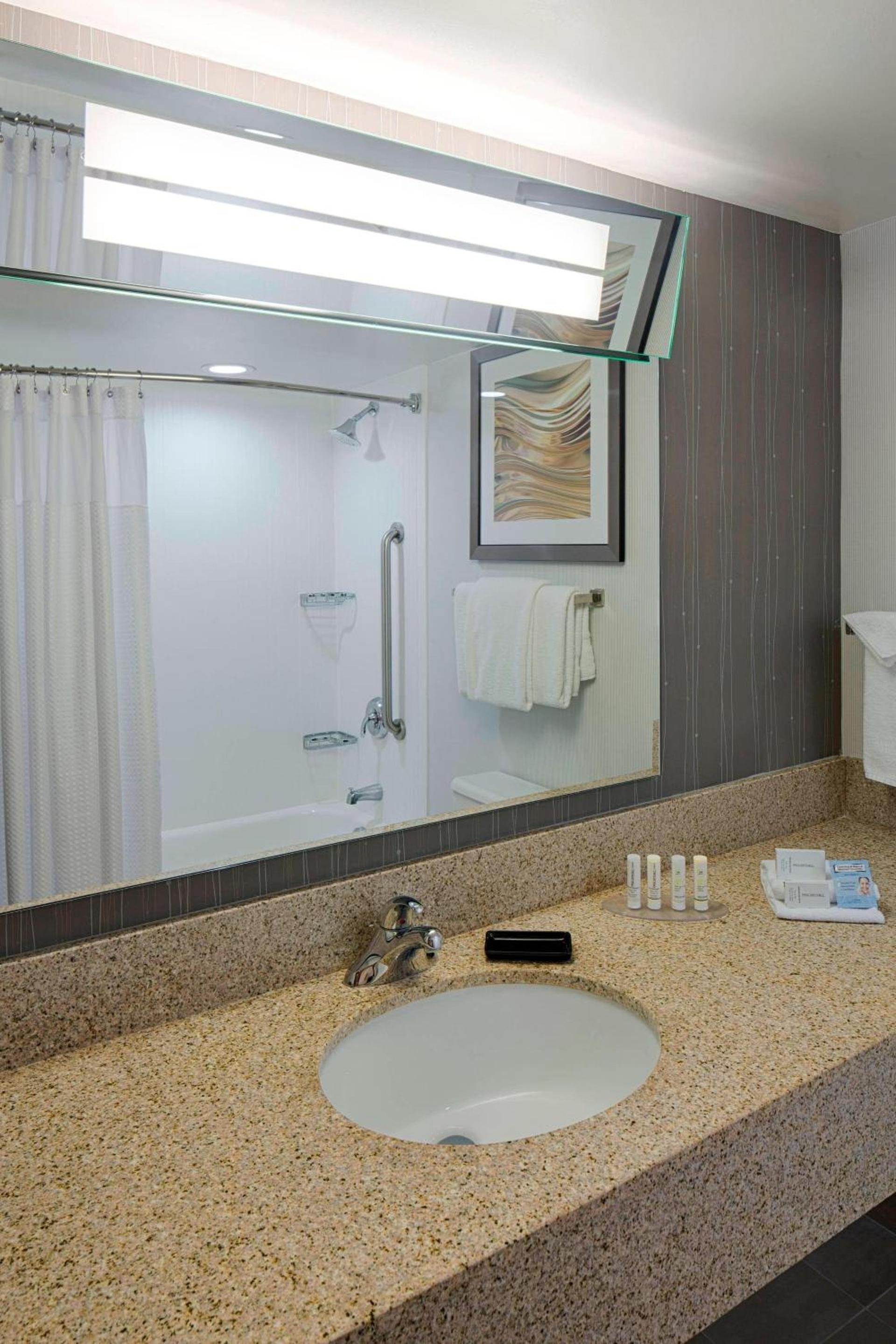 Courtyard by Marriott Columbus West/Hilliard photo 8