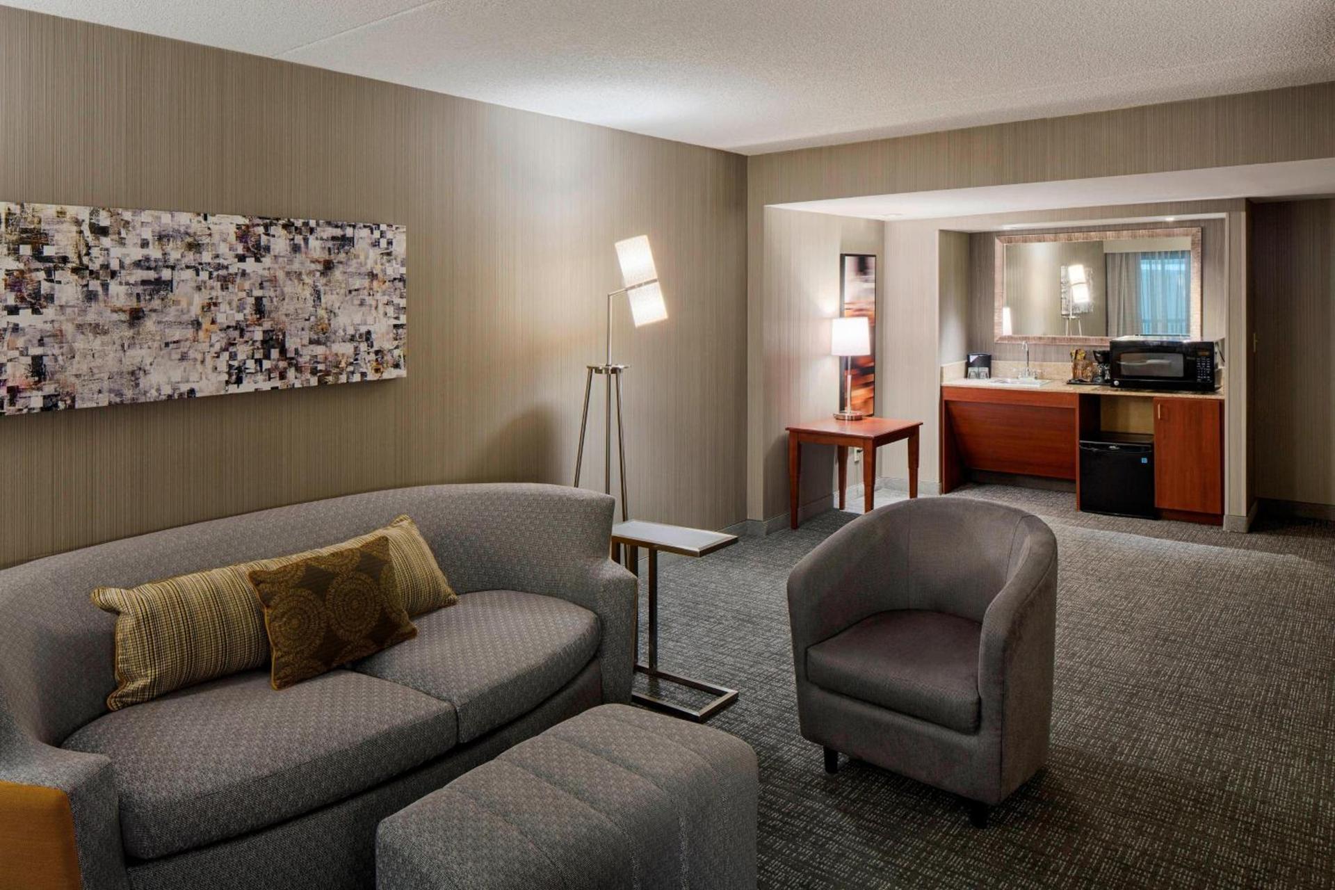 Courtyard by Marriott Columbus West/Hilliard photo 11
