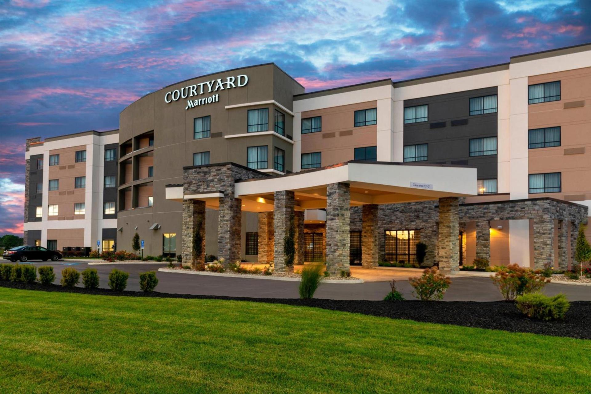 Courtyard by Marriott Cleveland Elyria photo 2