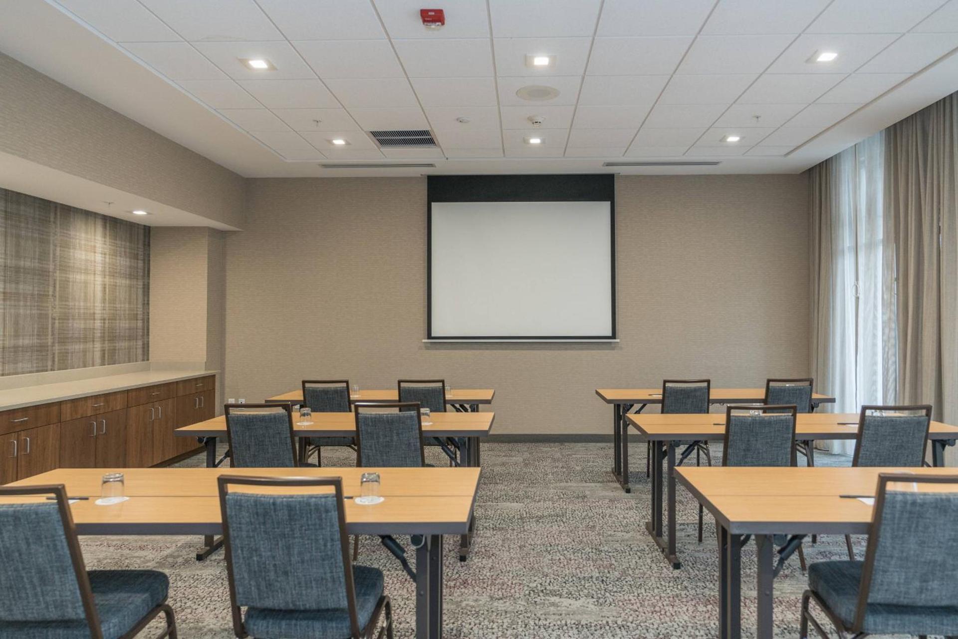 Courtyard by Marriott West Springfield photo 32