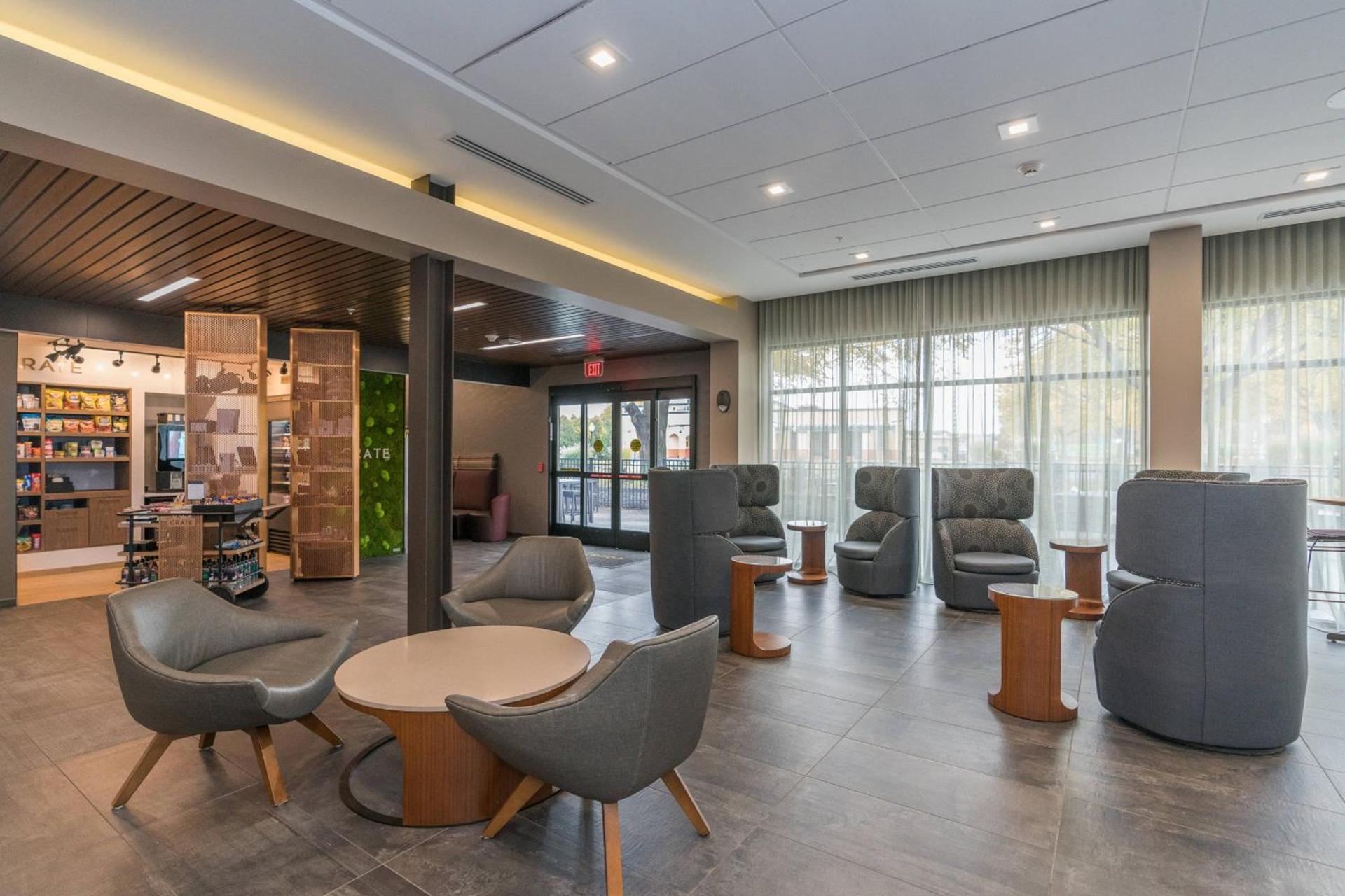 Courtyard by Marriott West Springfield photo 3