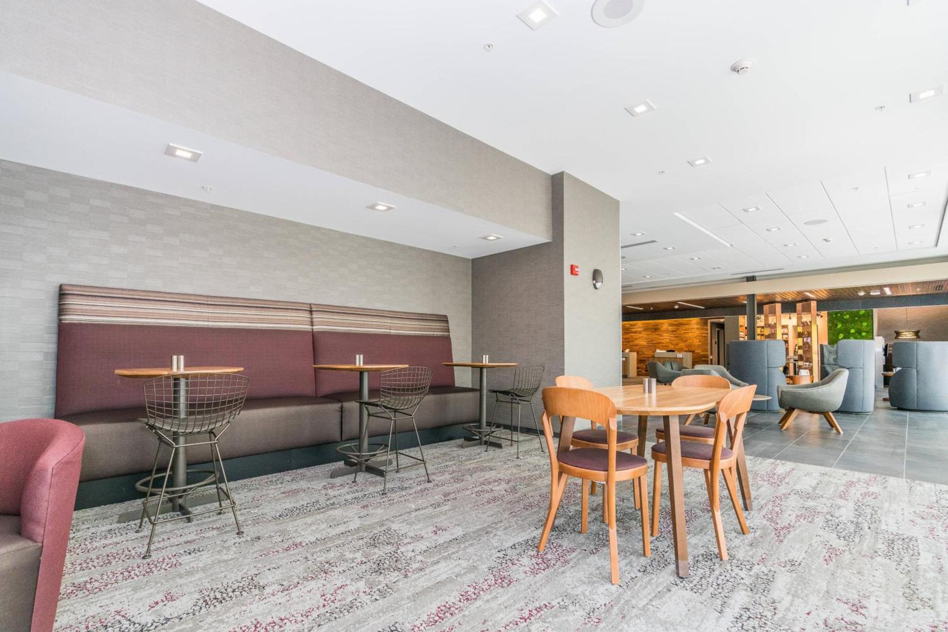 Courtyard by Marriott West Springfield photo 19