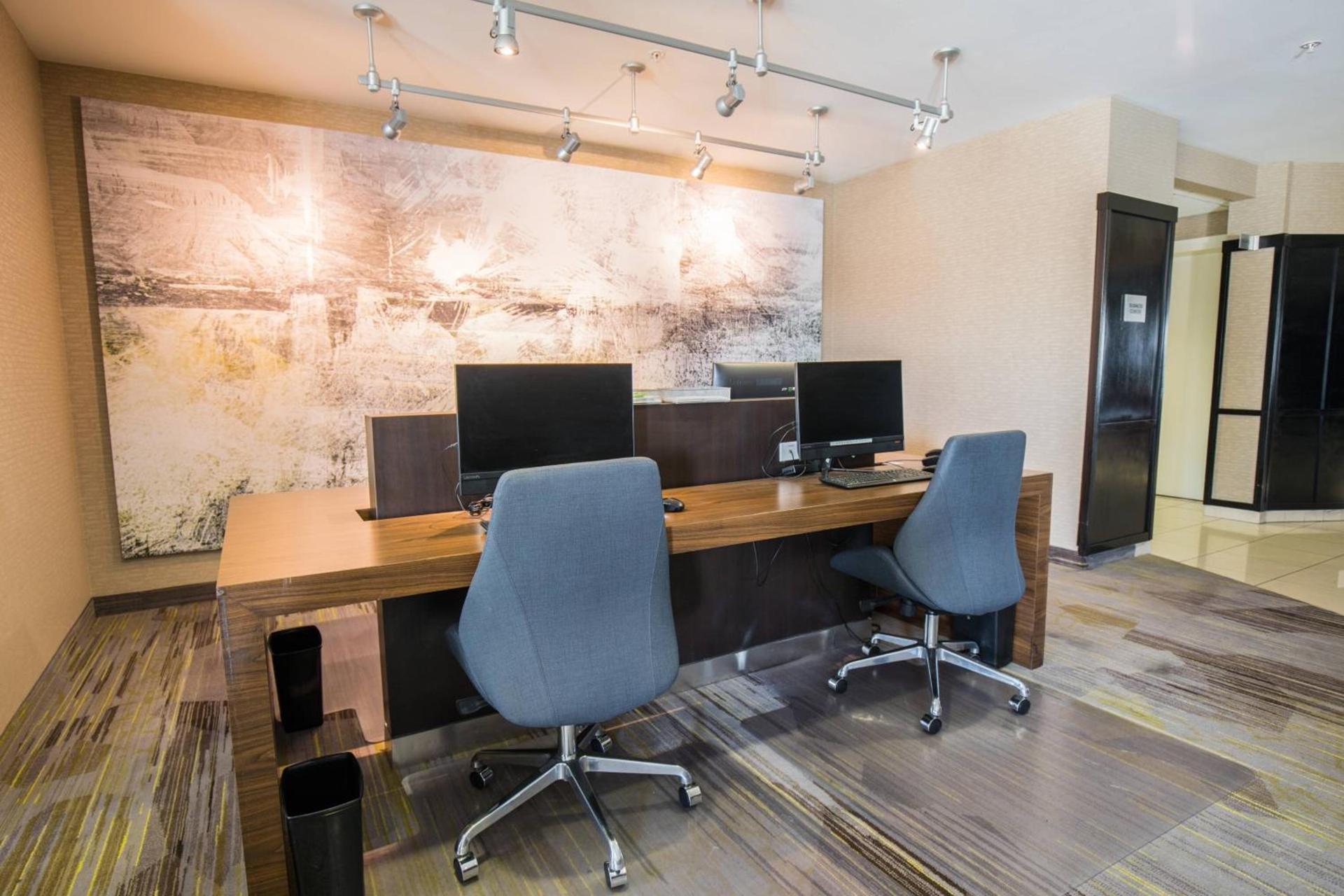 Courtyard by Marriott Merced photo 16