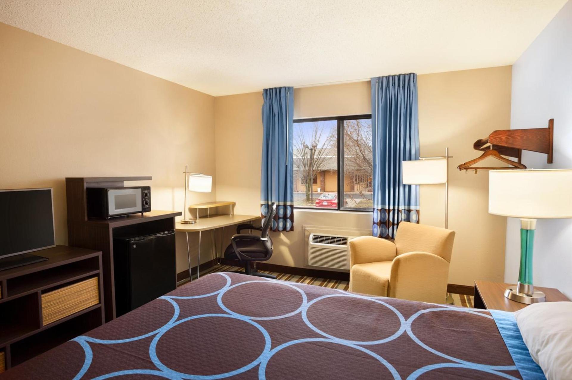 Americas Best Value Inn Pittsburg photo 20