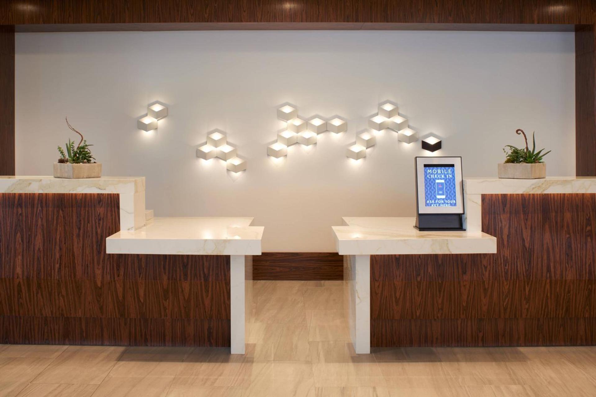 Marriott East Lansing at University Place photo 3