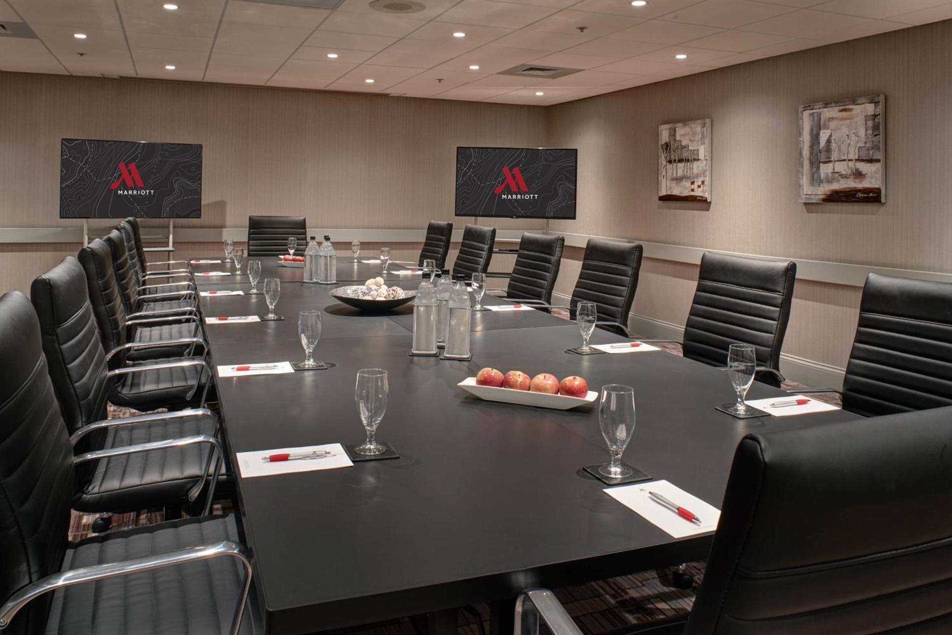Marriott East Lansing at University Place photo 31