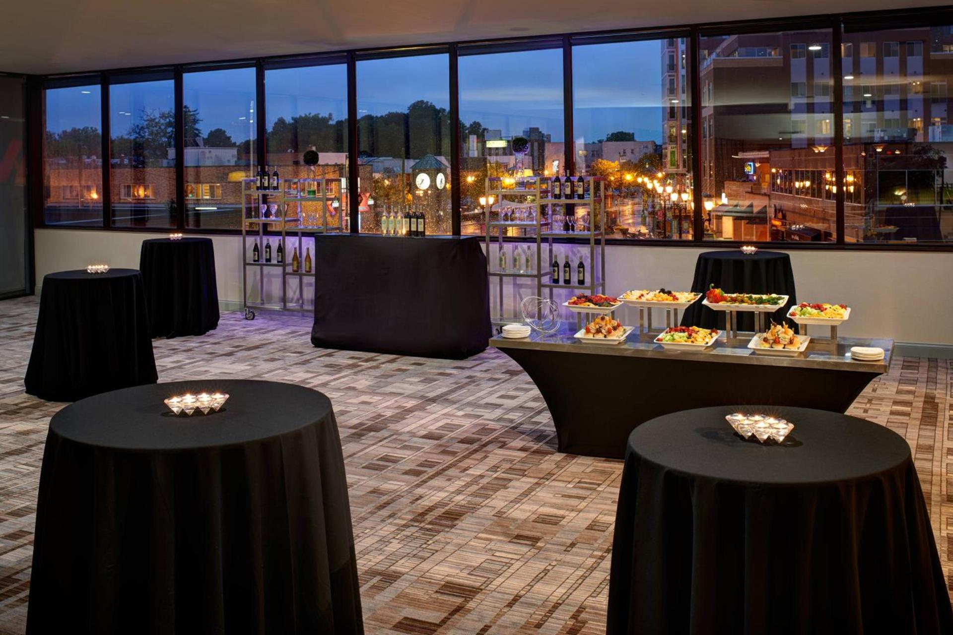 Marriott East Lansing at University Place photo 29