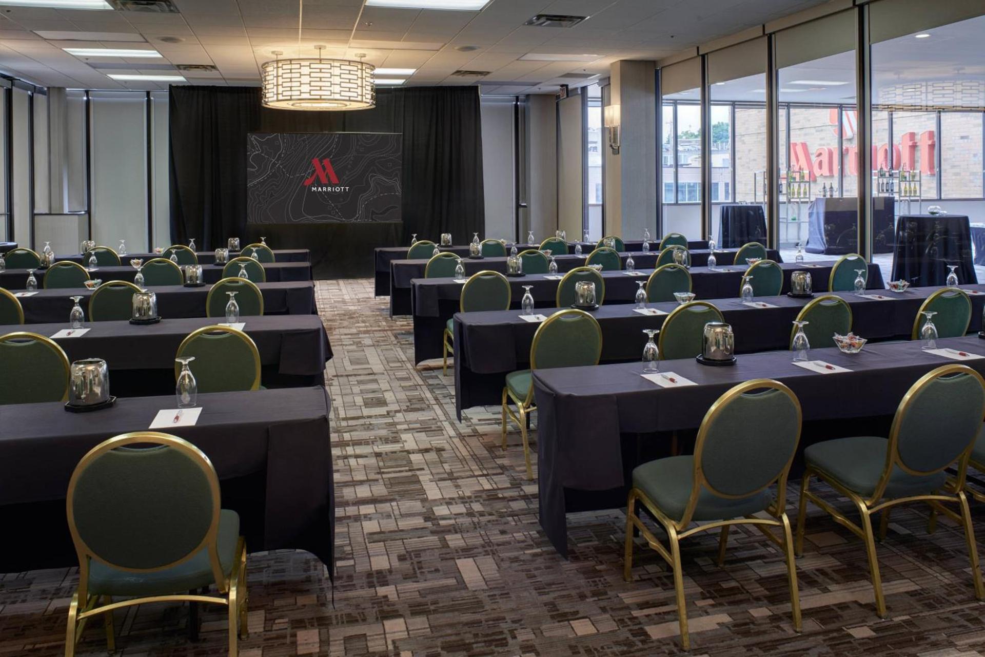 Marriott East Lansing at University Place photo 32
