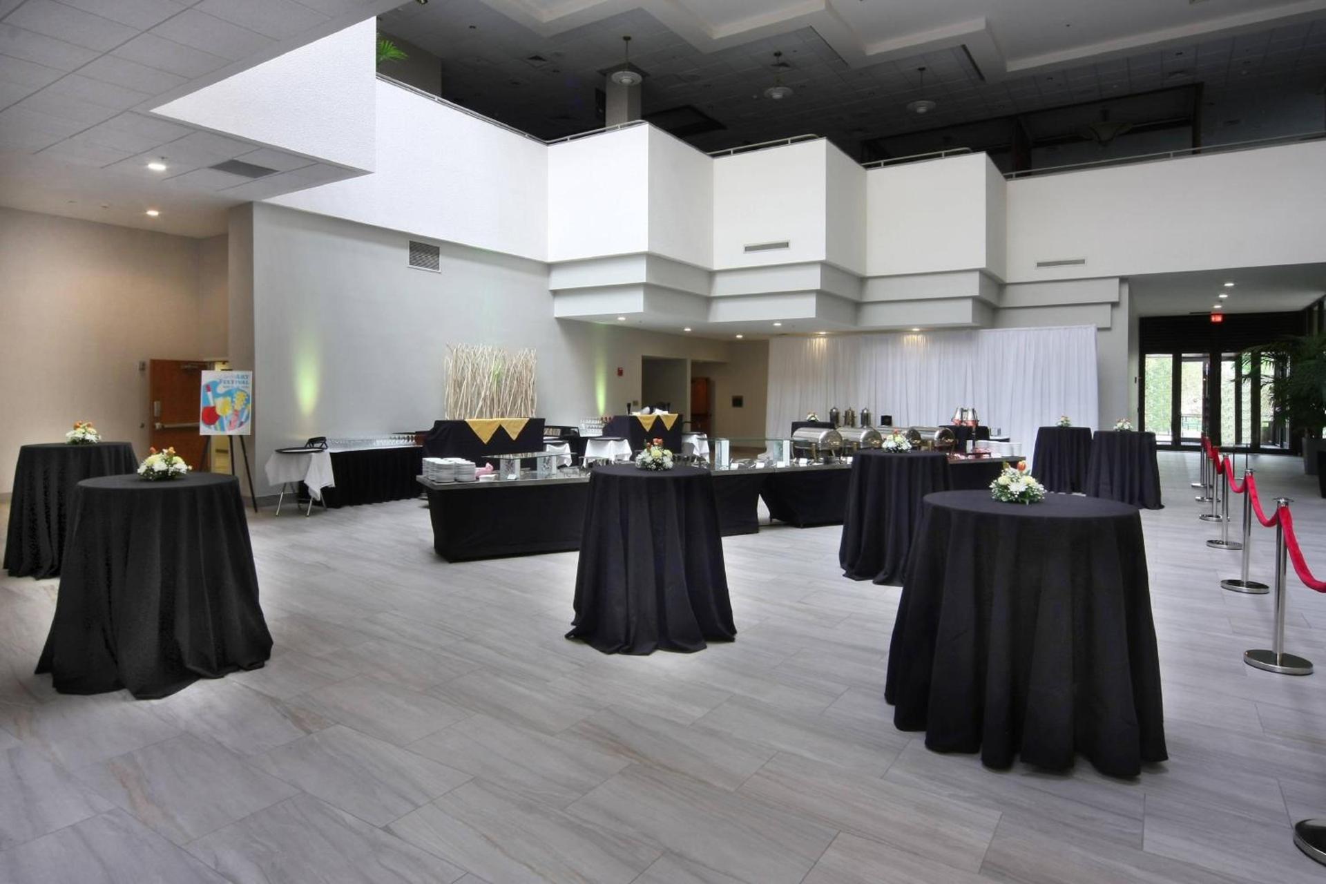 Marriott East Lansing at University Place photo 34