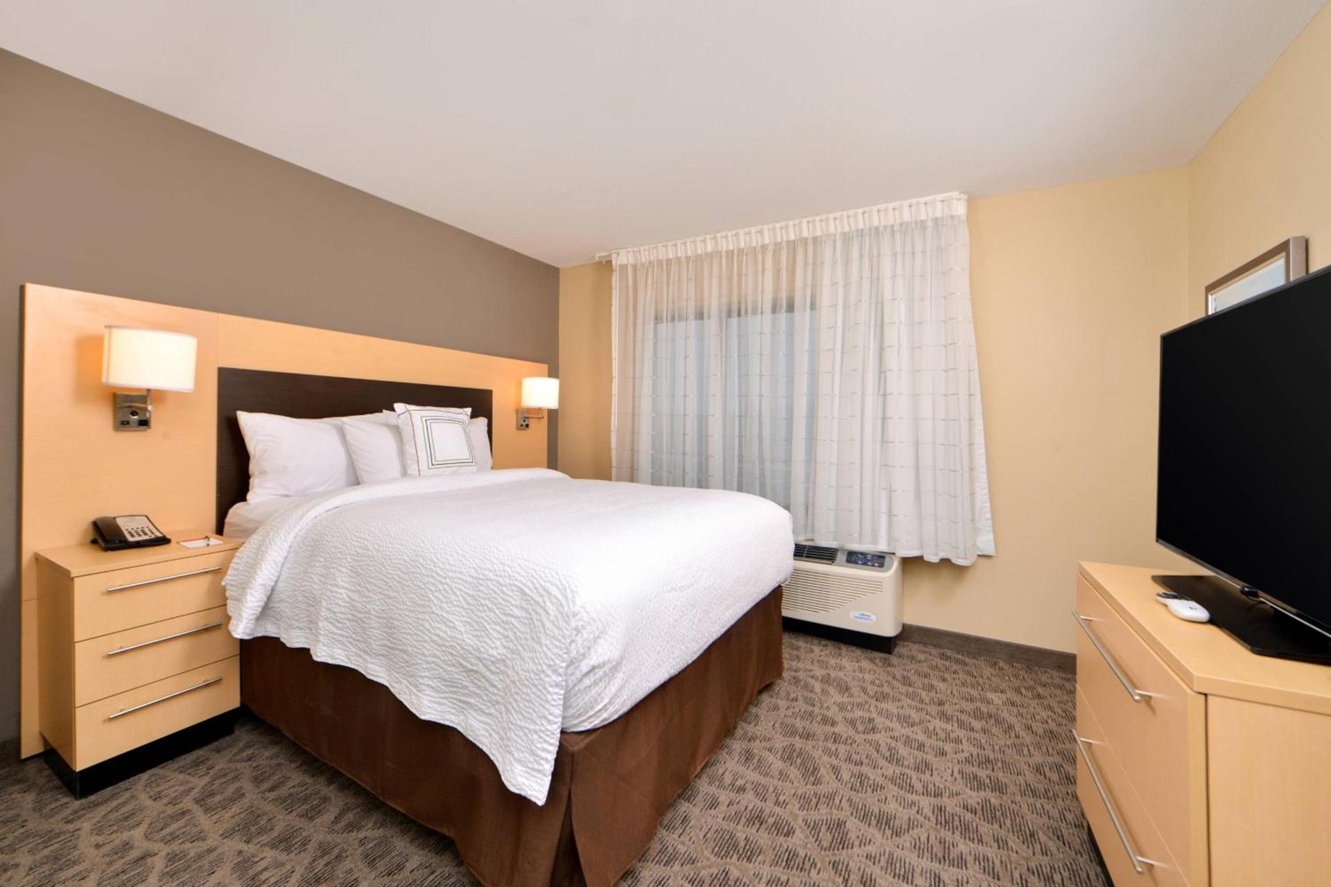 TownePlace Suites by Marriott Detroit Commerce photo 12