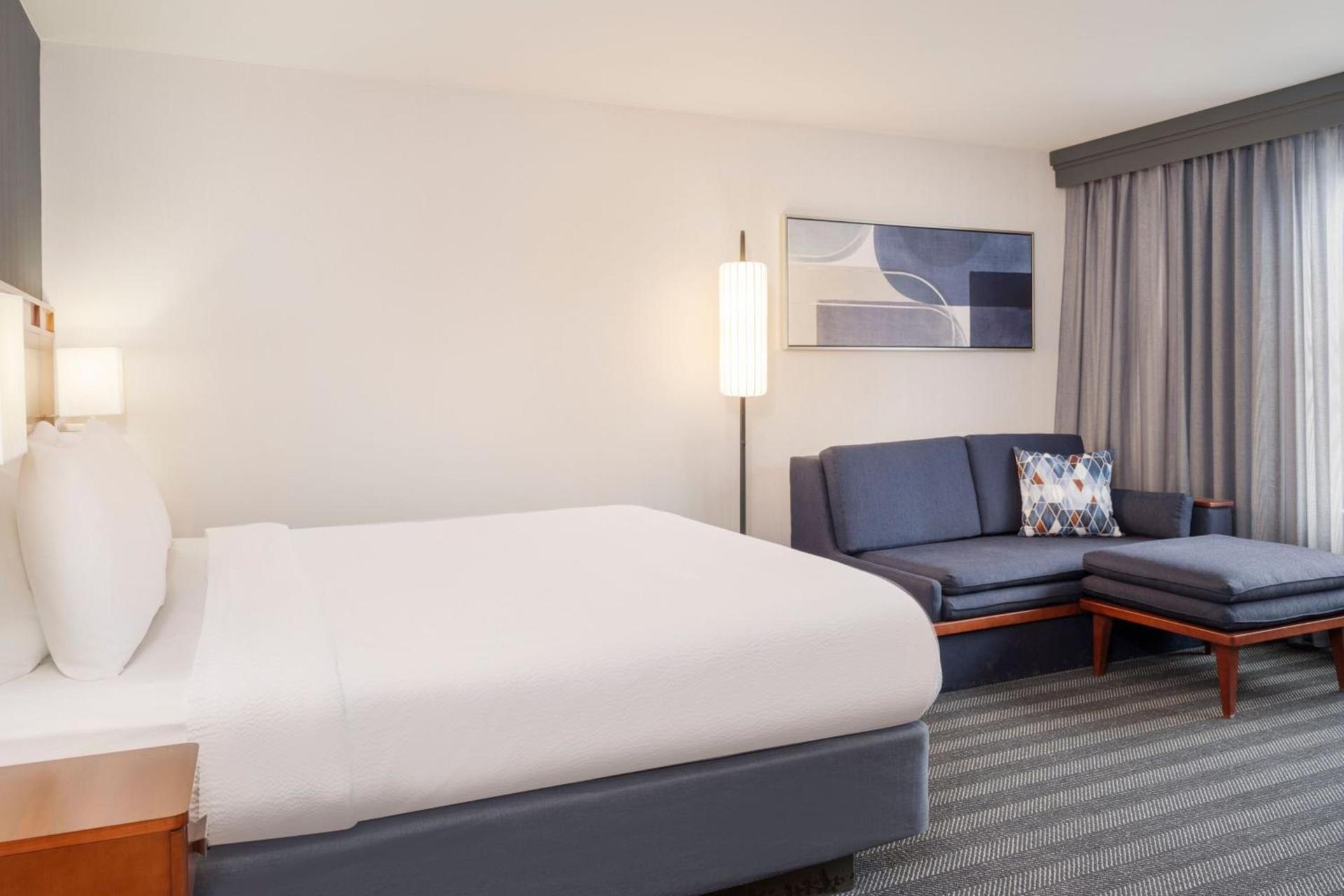 Courtyard by Marriott Columbus New Albany photo 8
