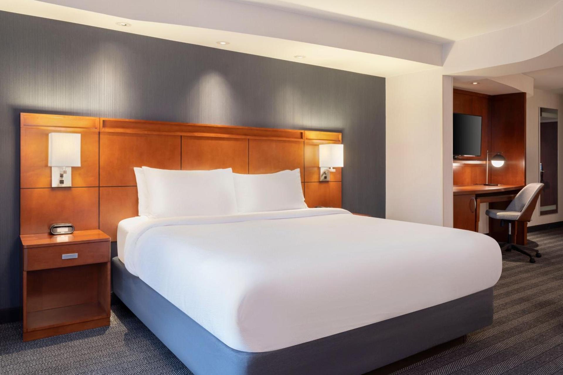 Courtyard by Marriott Columbus New Albany photo 9
