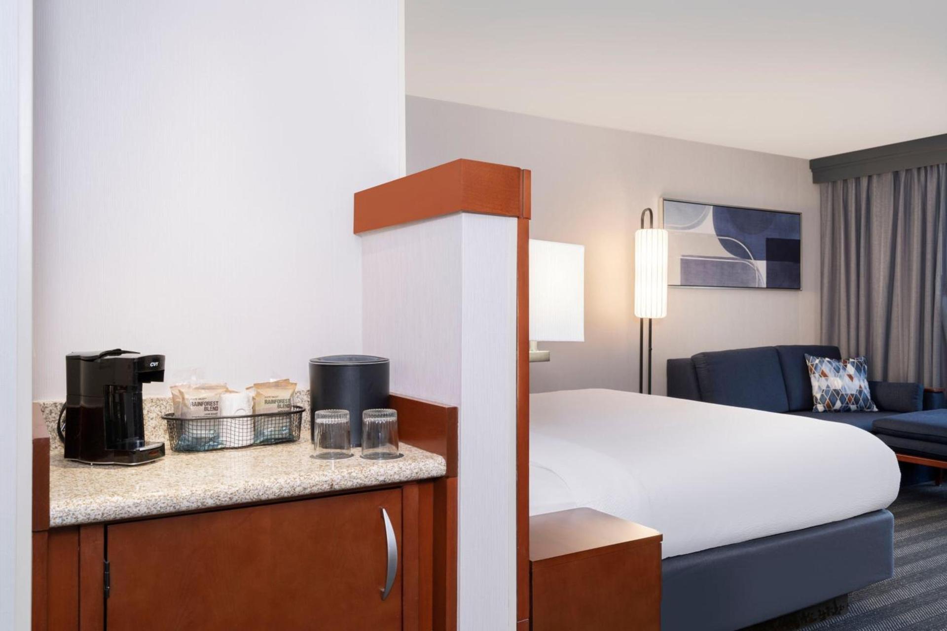 Courtyard by Marriott Columbus New Albany photo 12