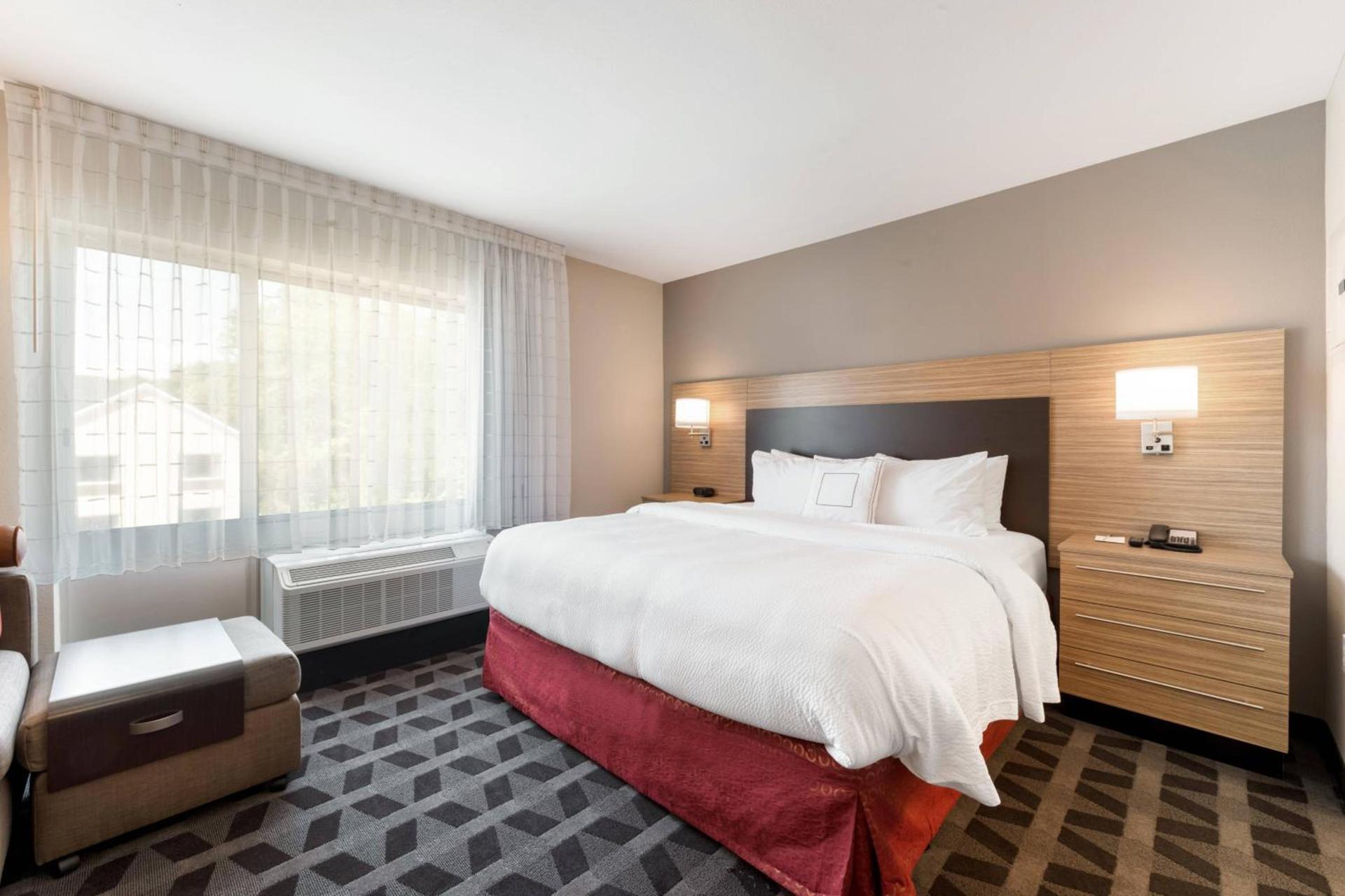 TownePlace Suites by Marriott Greensboro Coliseum Area photo 11