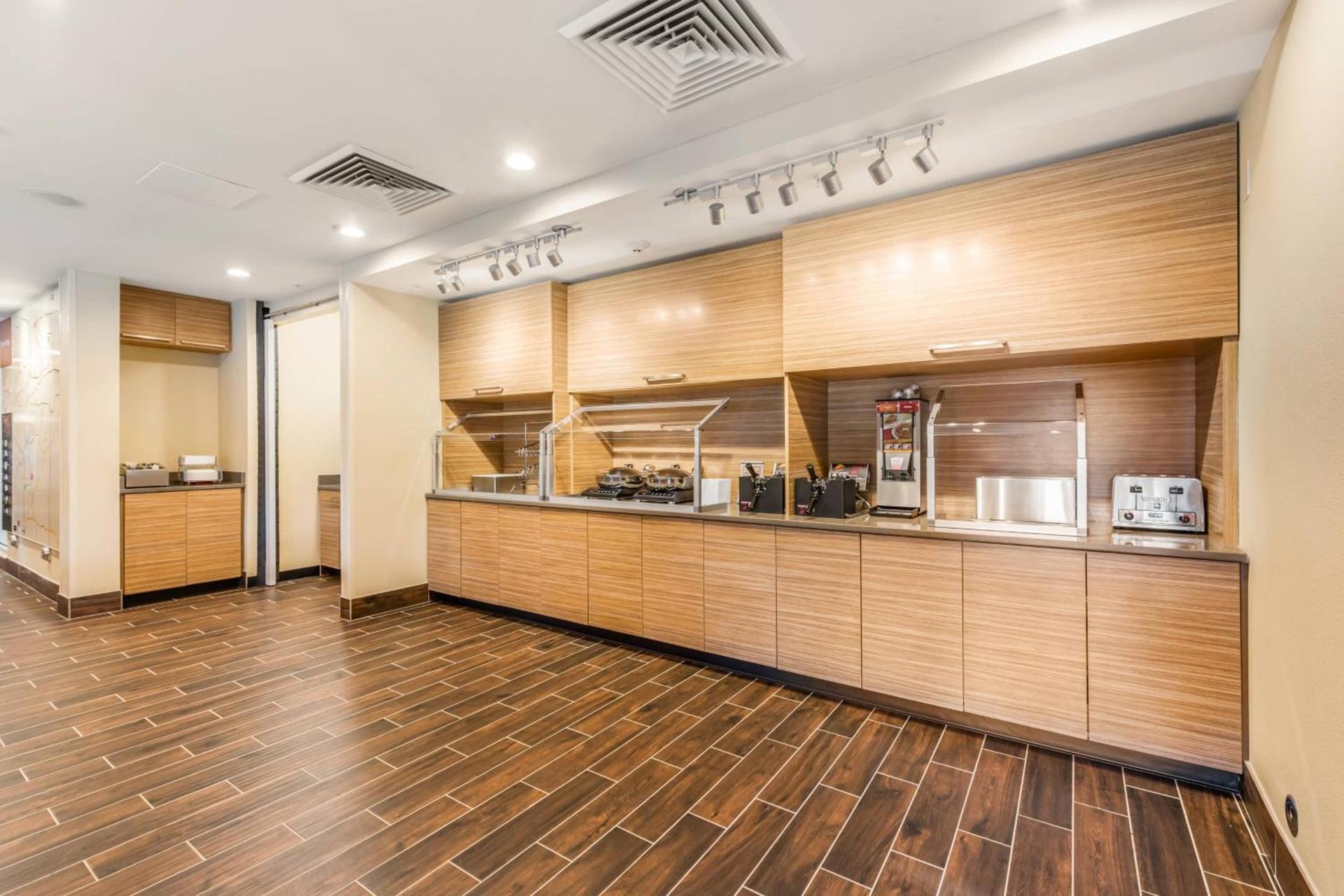 TownePlace Suites by Marriott Greensboro Coliseum Area photo 23