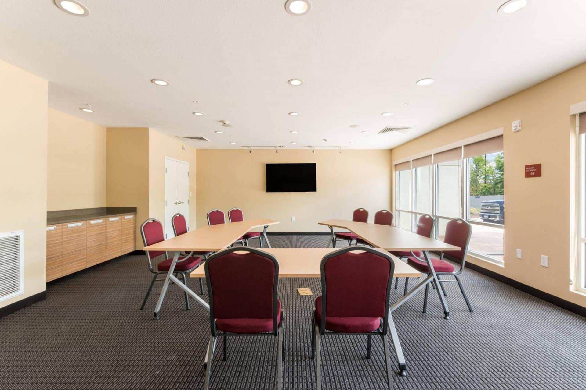 TownePlace Suites by Marriott Greensboro Coliseum Area photo 28