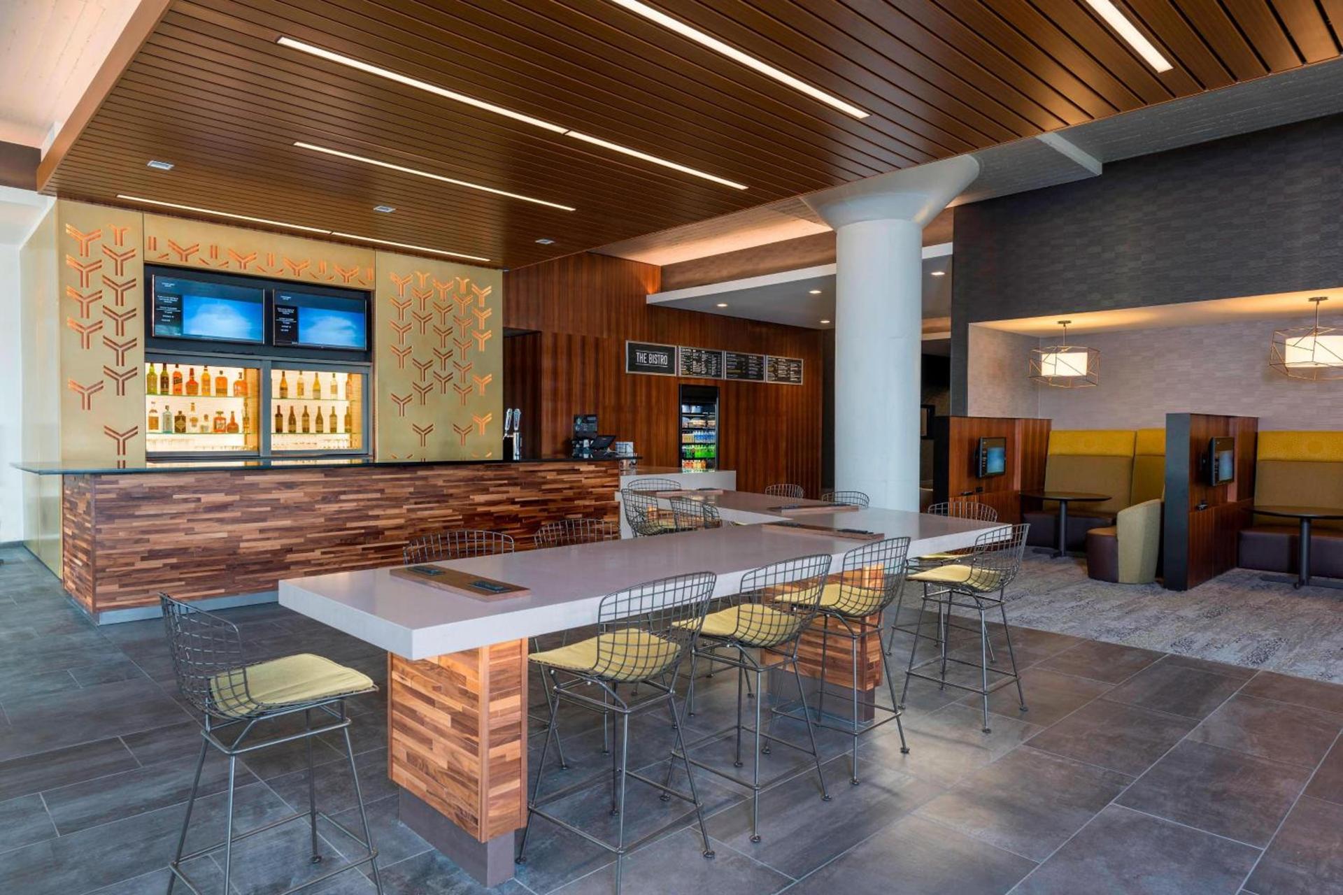 Courtyard by Marriott Waterloo Cedar Falls photo 36
