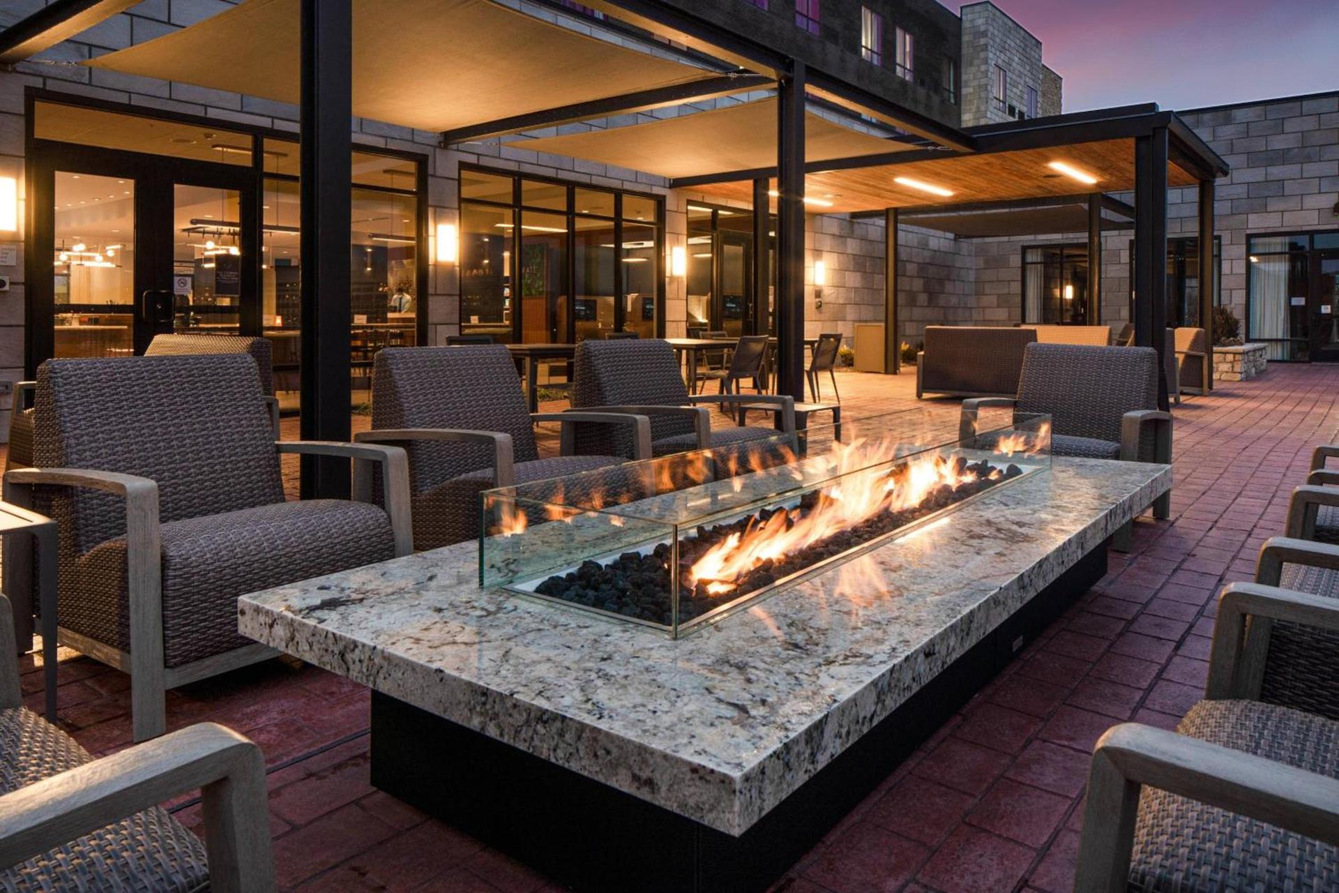 Courtyard by Marriott Jefferson City photo 25