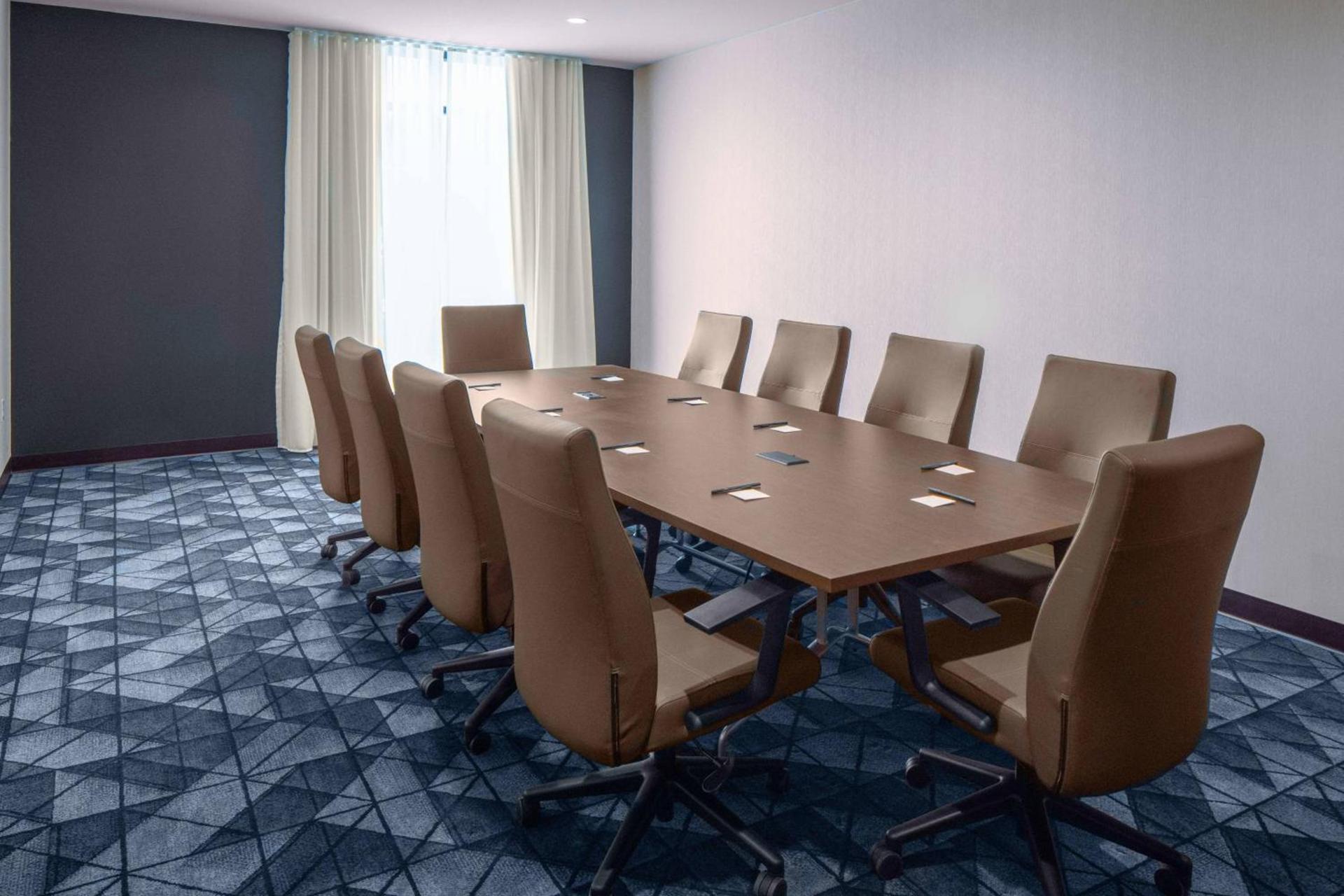 Courtyard by Marriott Jefferson City photo 32