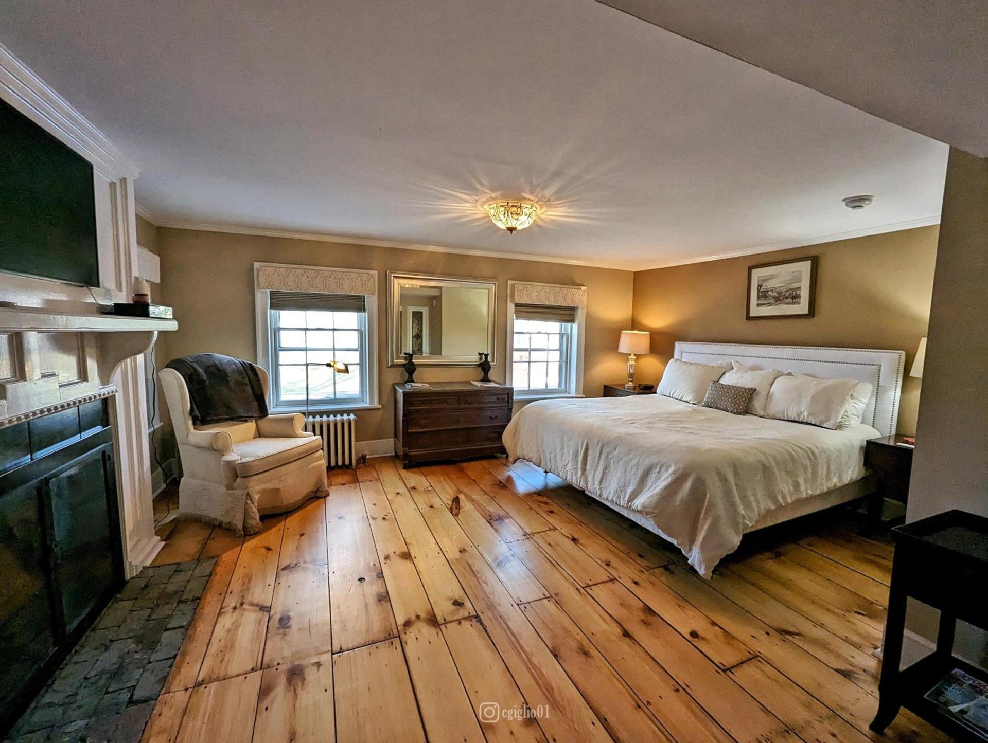 Cromwell Manor Inn photo 5