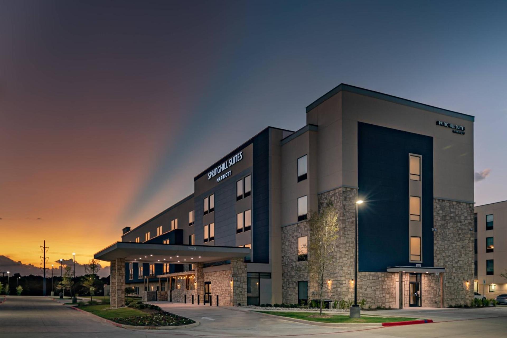 SpringHill Suites by Marriott Dallas McKinney photo 3