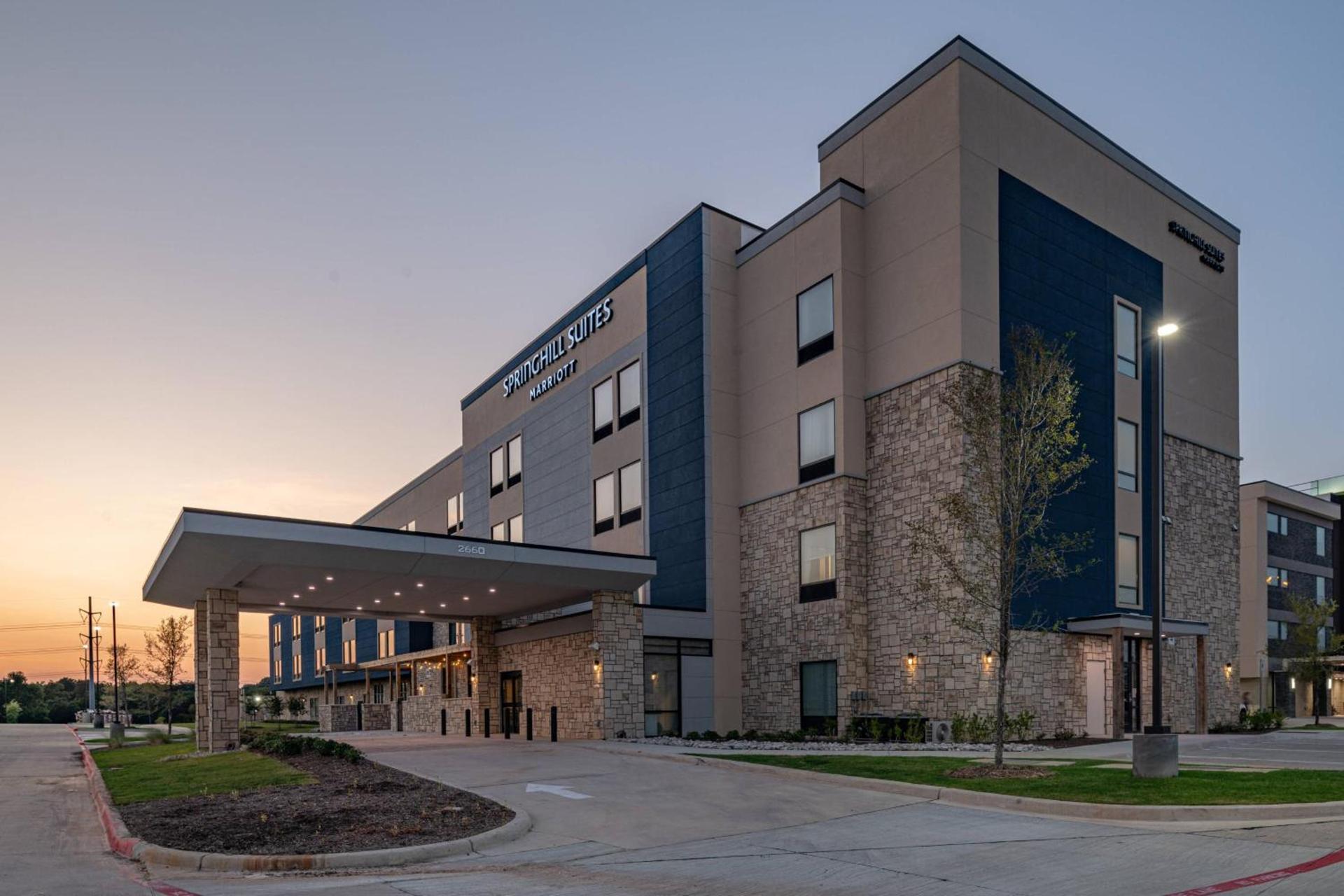 SpringHill Suites by Marriott Dallas McKinney photo 2