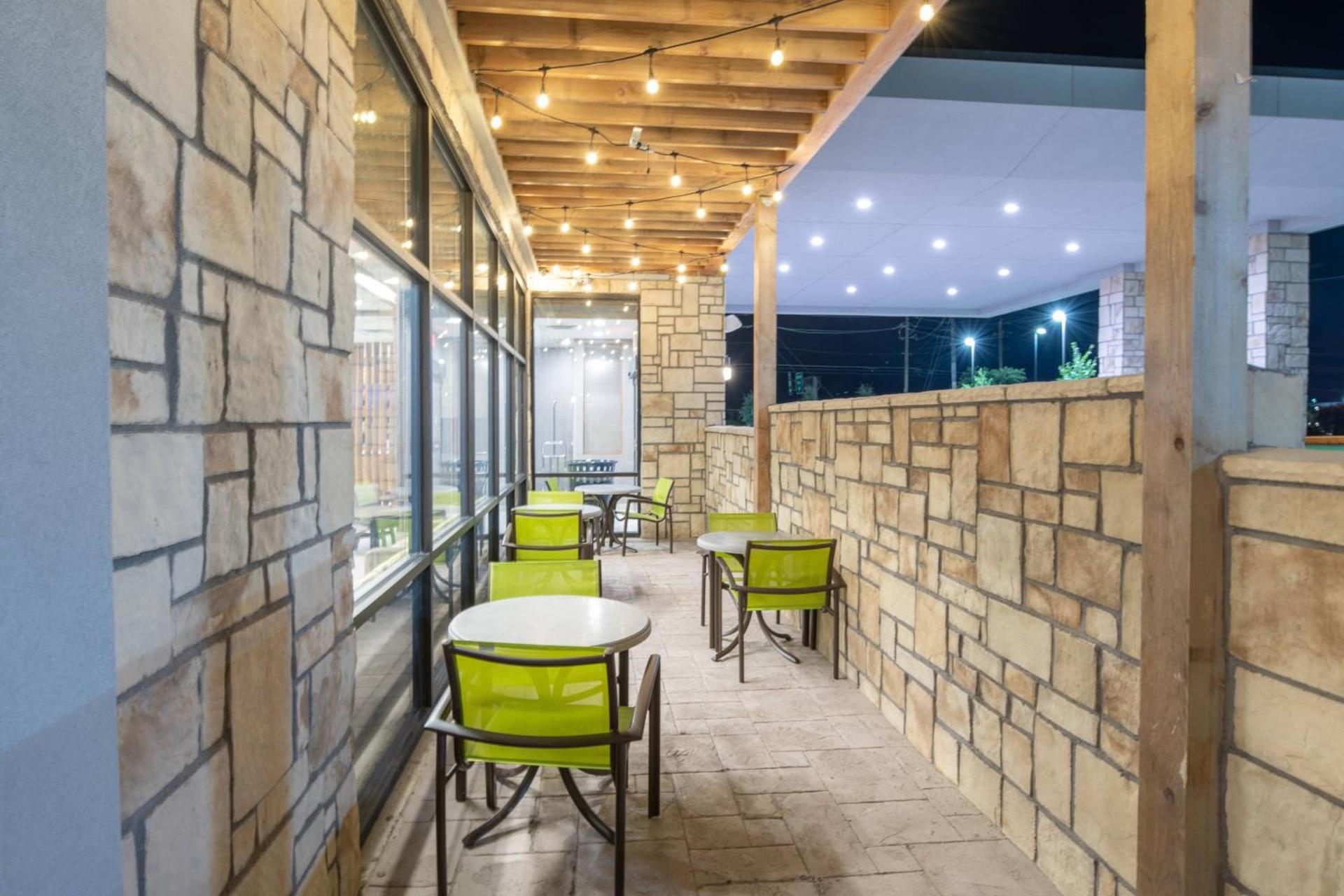 SpringHill Suites by Marriott Dallas McKinney photo 13