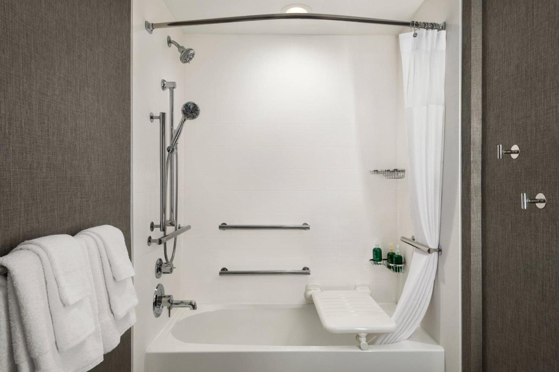 SpringHill Suites by Marriott Milwaukee West/Wauwatosa photo 16