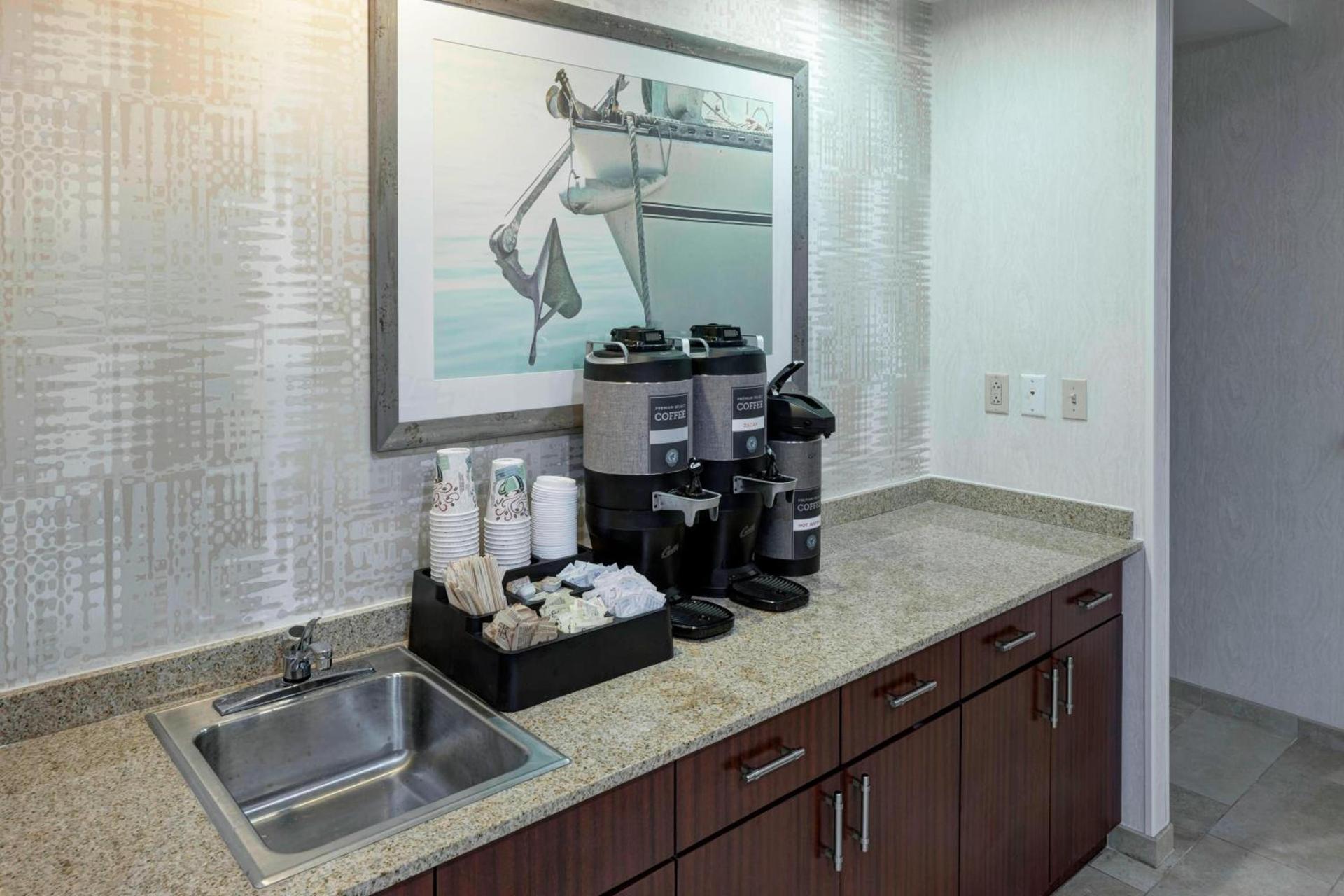Courtyard by Marriott Virginia Beach Oceanfront-South photo 44
