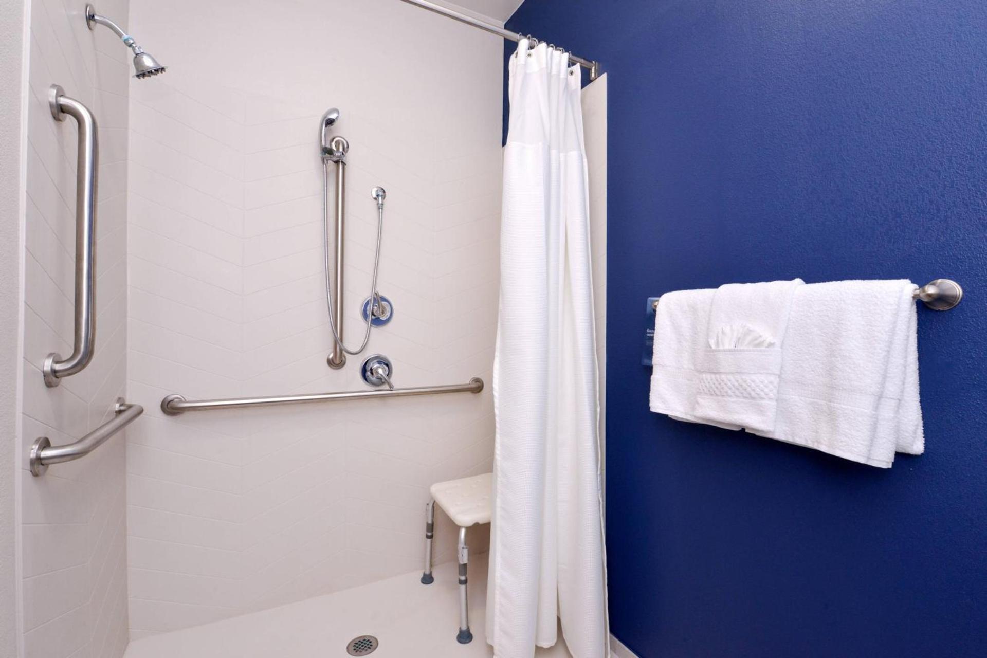 Fairfield Inn Arlington Near Six Flags photo 16
