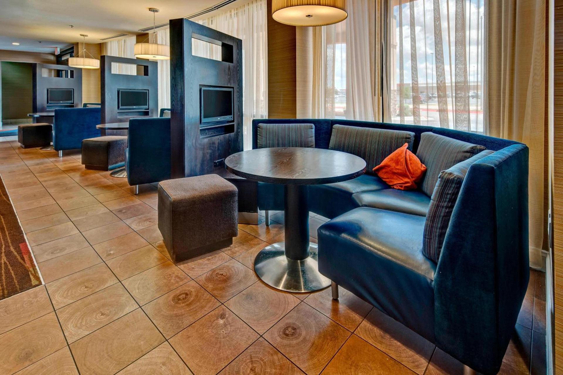 Courtyard by Marriott Midland photo 15