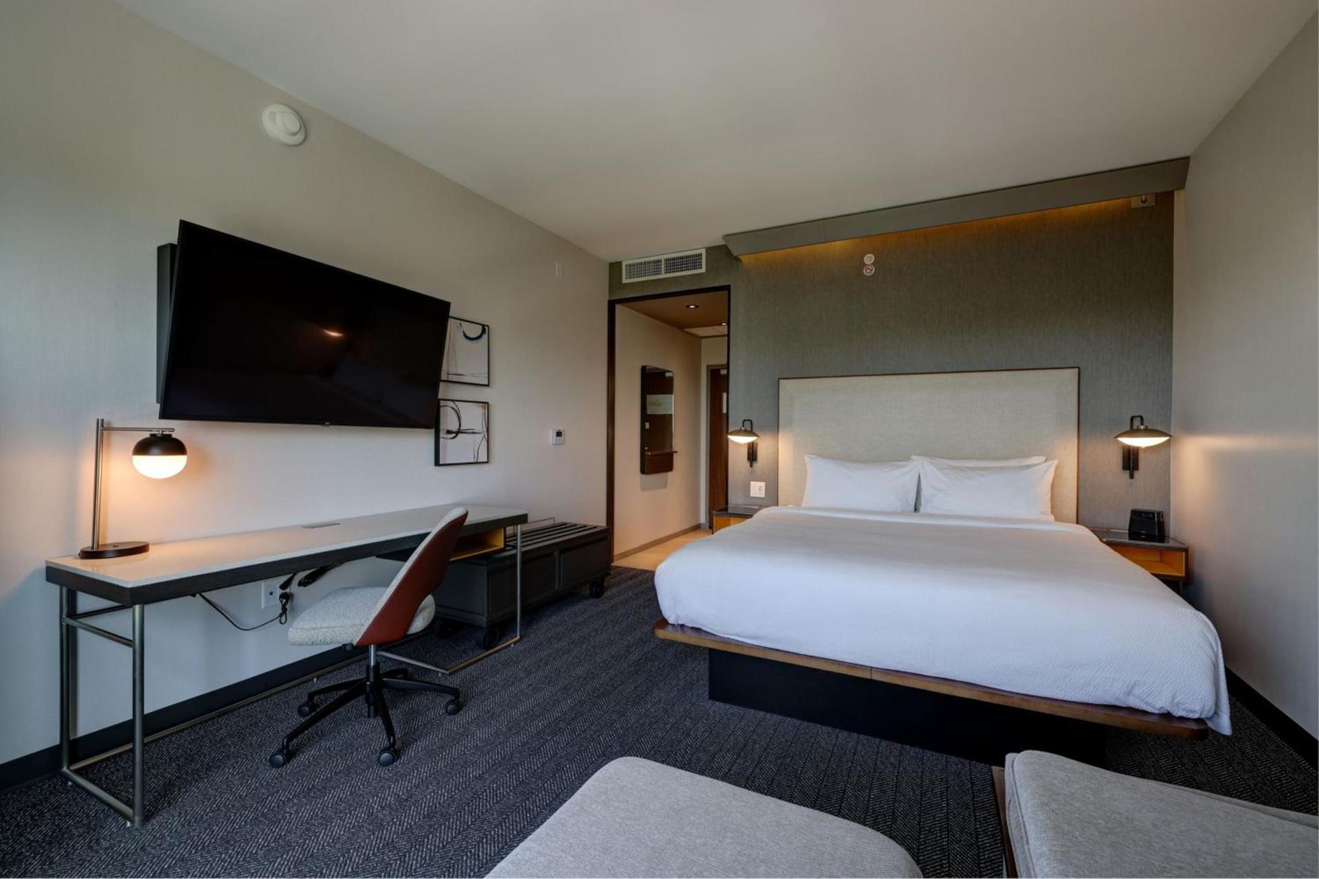 Courtyard by Marriott Iowa City University Heights photo 42