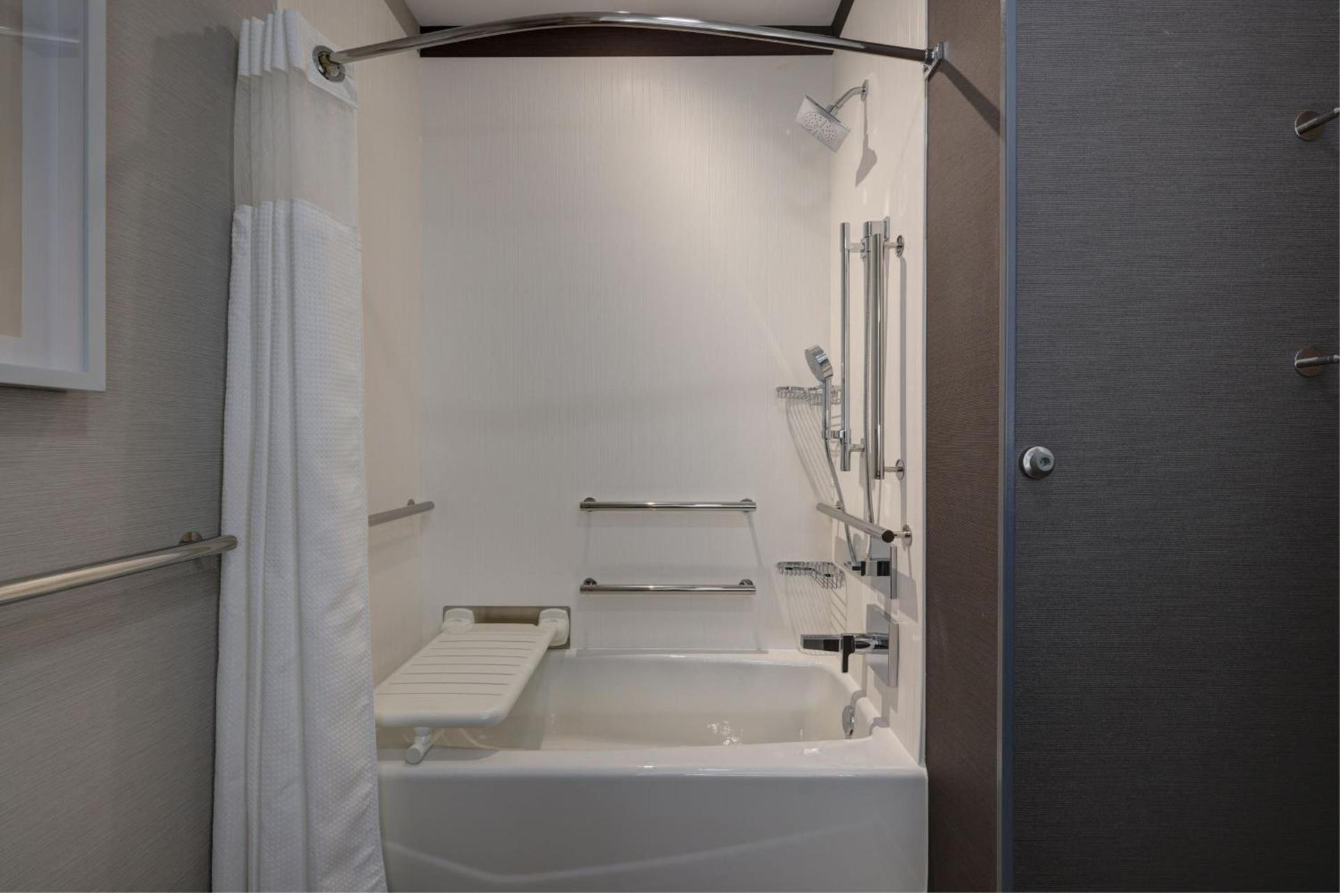 Courtyard by Marriott Iowa City University Heights photo 45