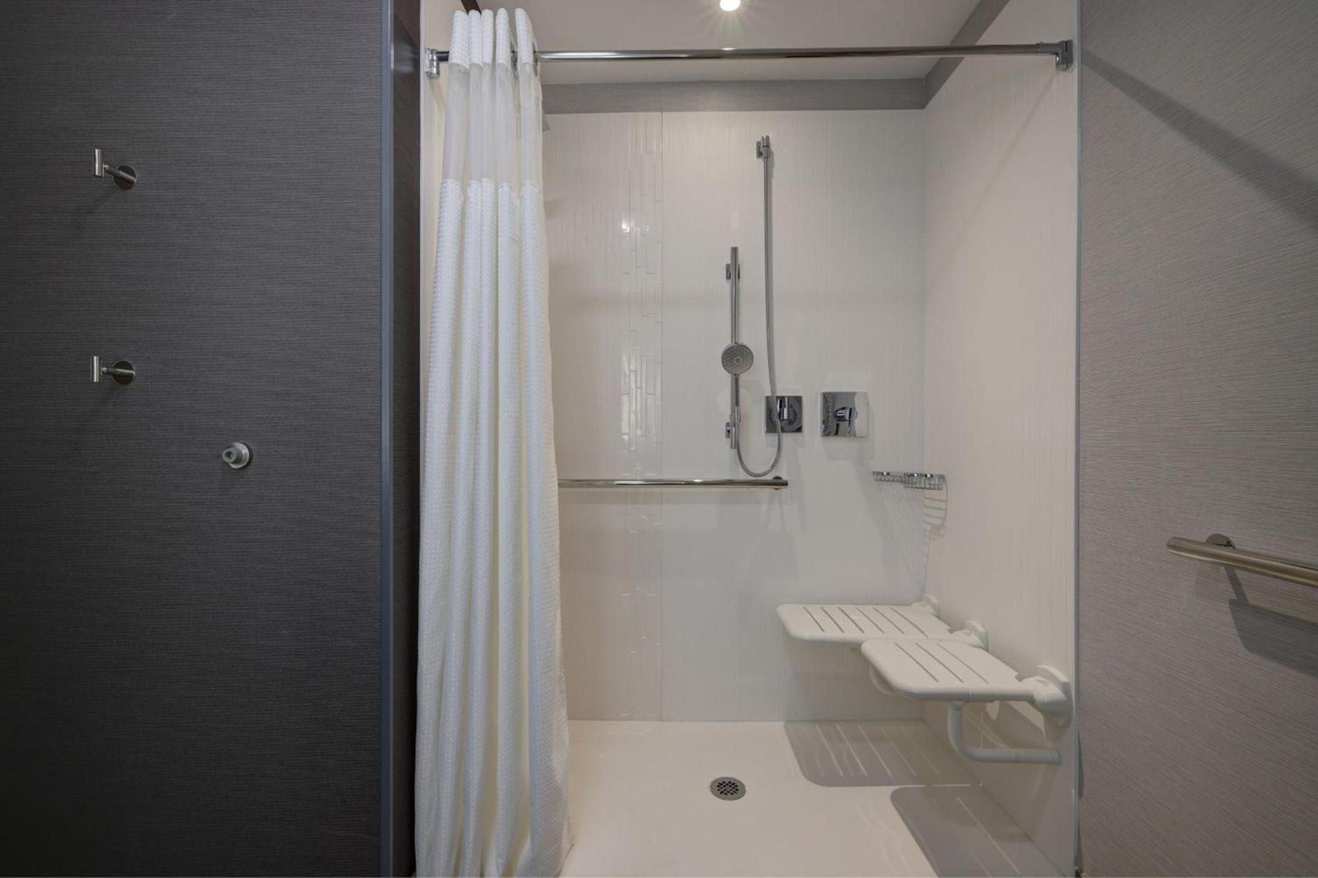 Courtyard by Marriott Iowa City University Heights photo 35