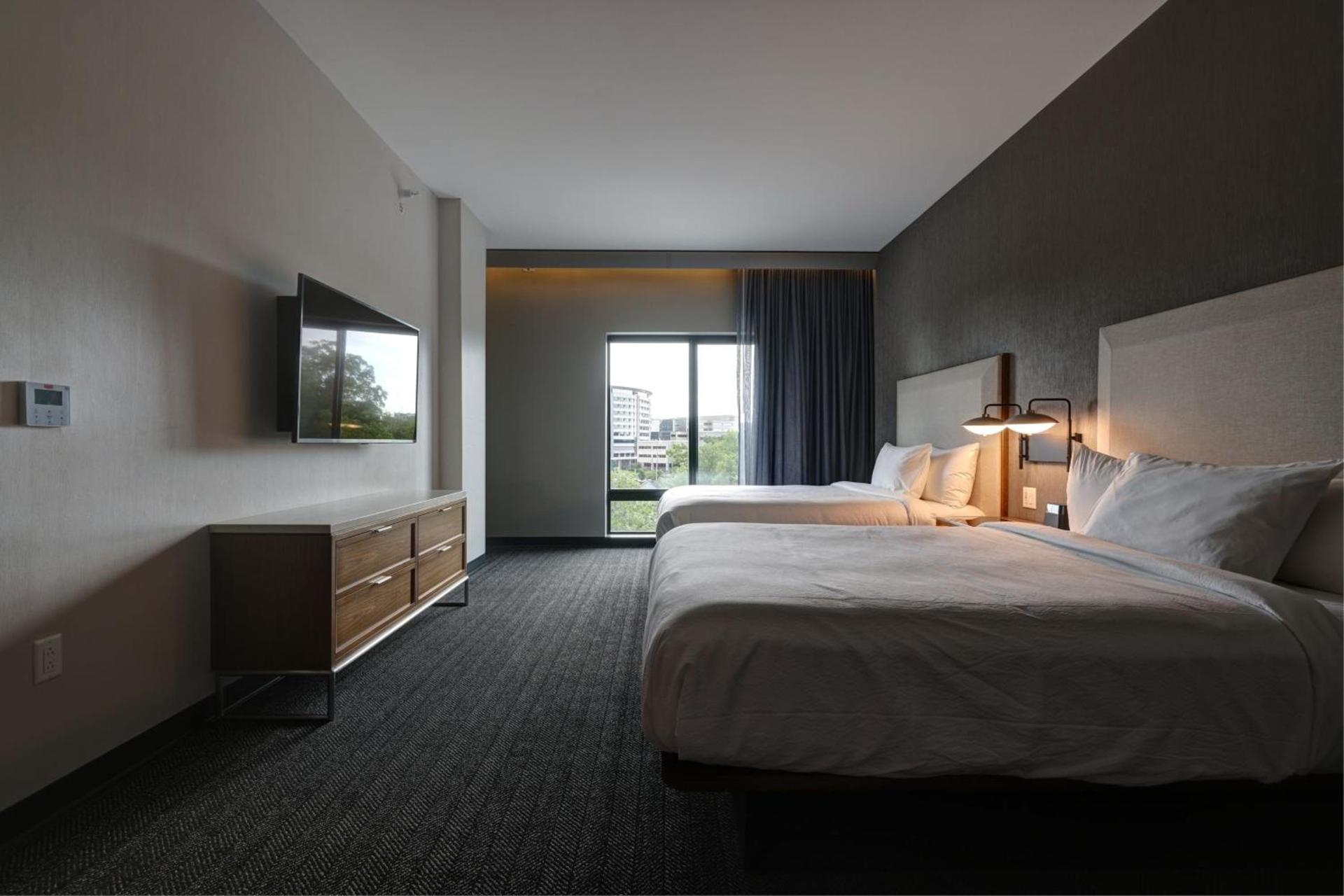 Courtyard by Marriott Iowa City University Heights photo 40