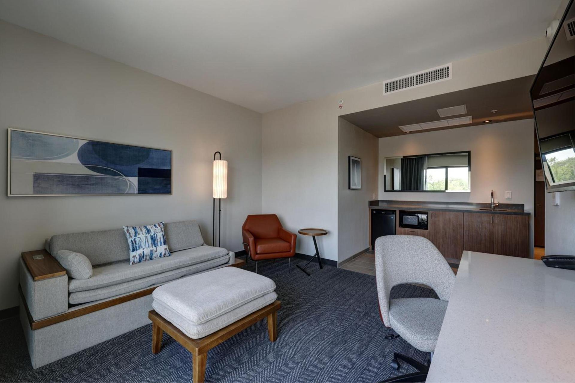 Courtyard by Marriott Iowa City University Heights photo 32