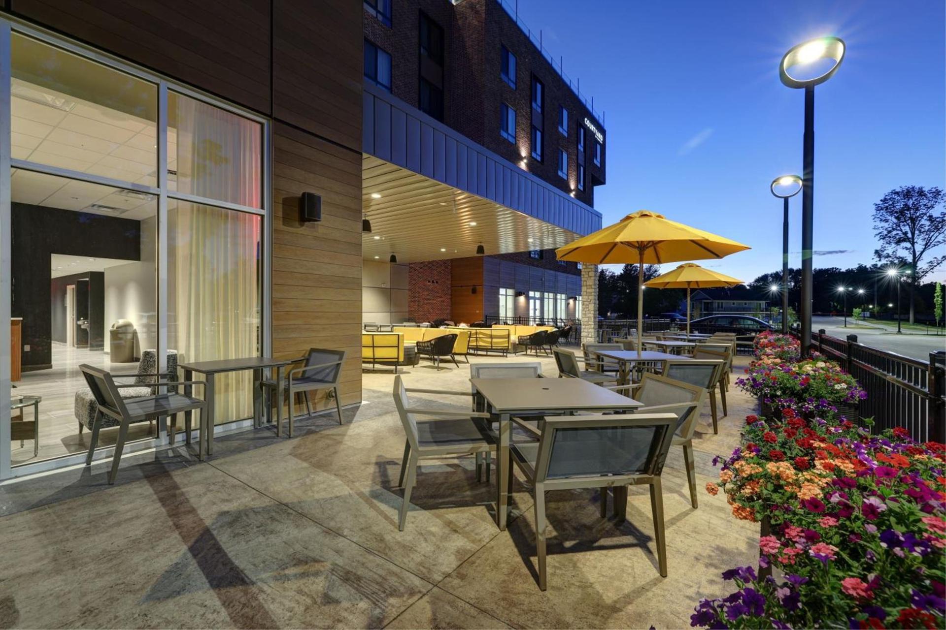 Courtyard by Marriott Iowa City University Heights photo 8