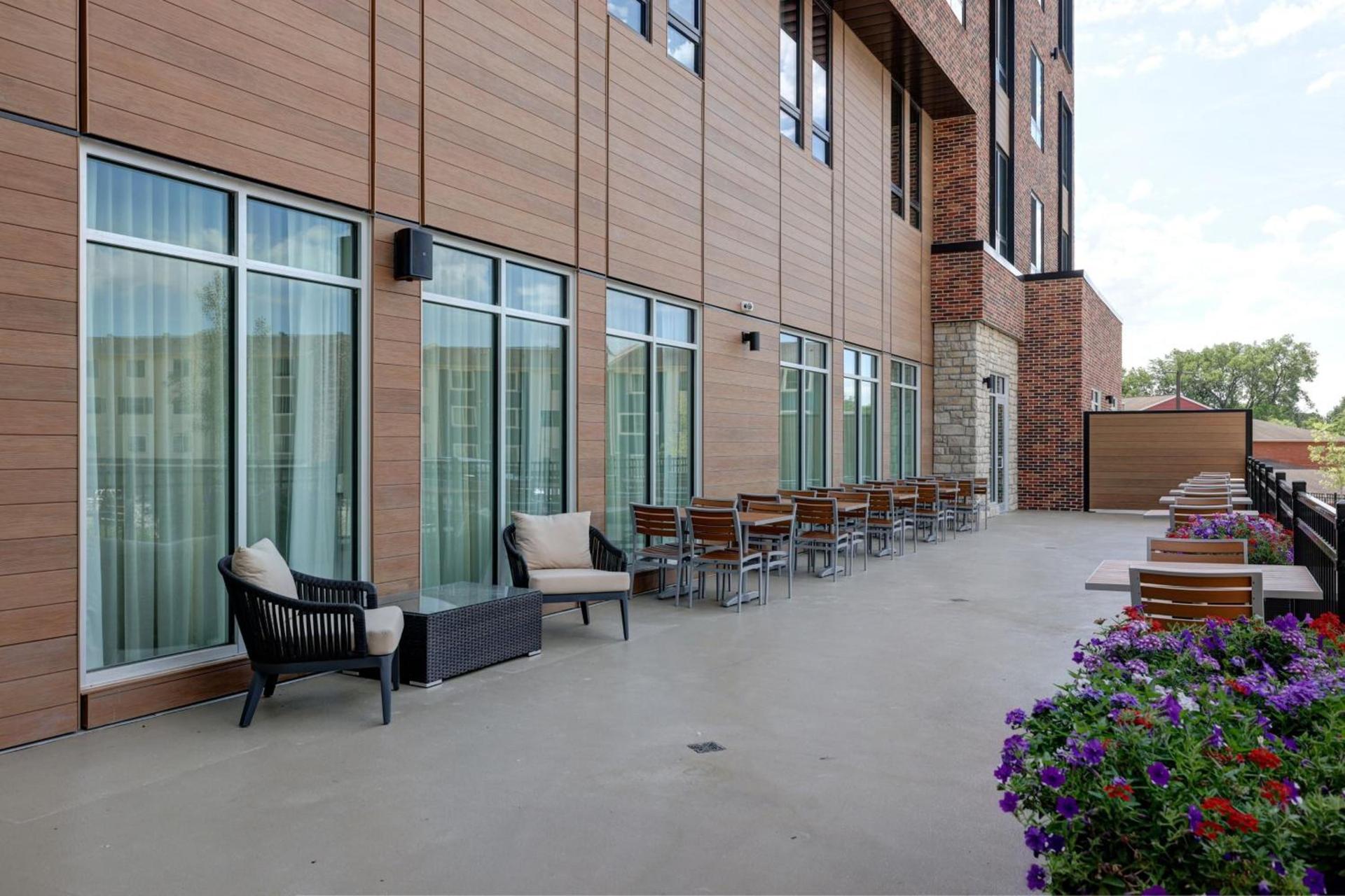 Courtyard by Marriott Iowa City University Heights photo 10