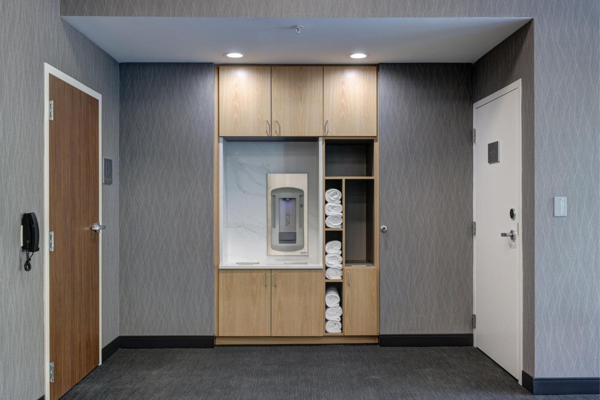 Courtyard by Marriott Iowa City University Heights photo 23