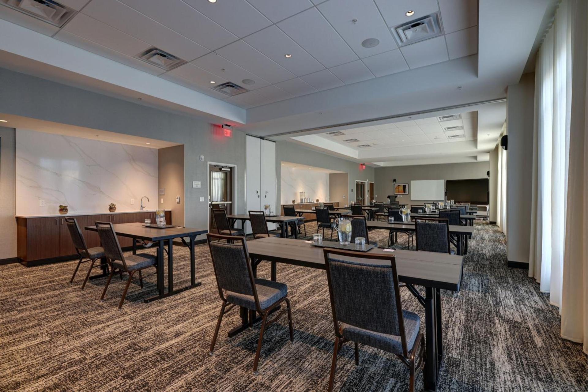 Courtyard by Marriott Iowa City University Heights photo 26