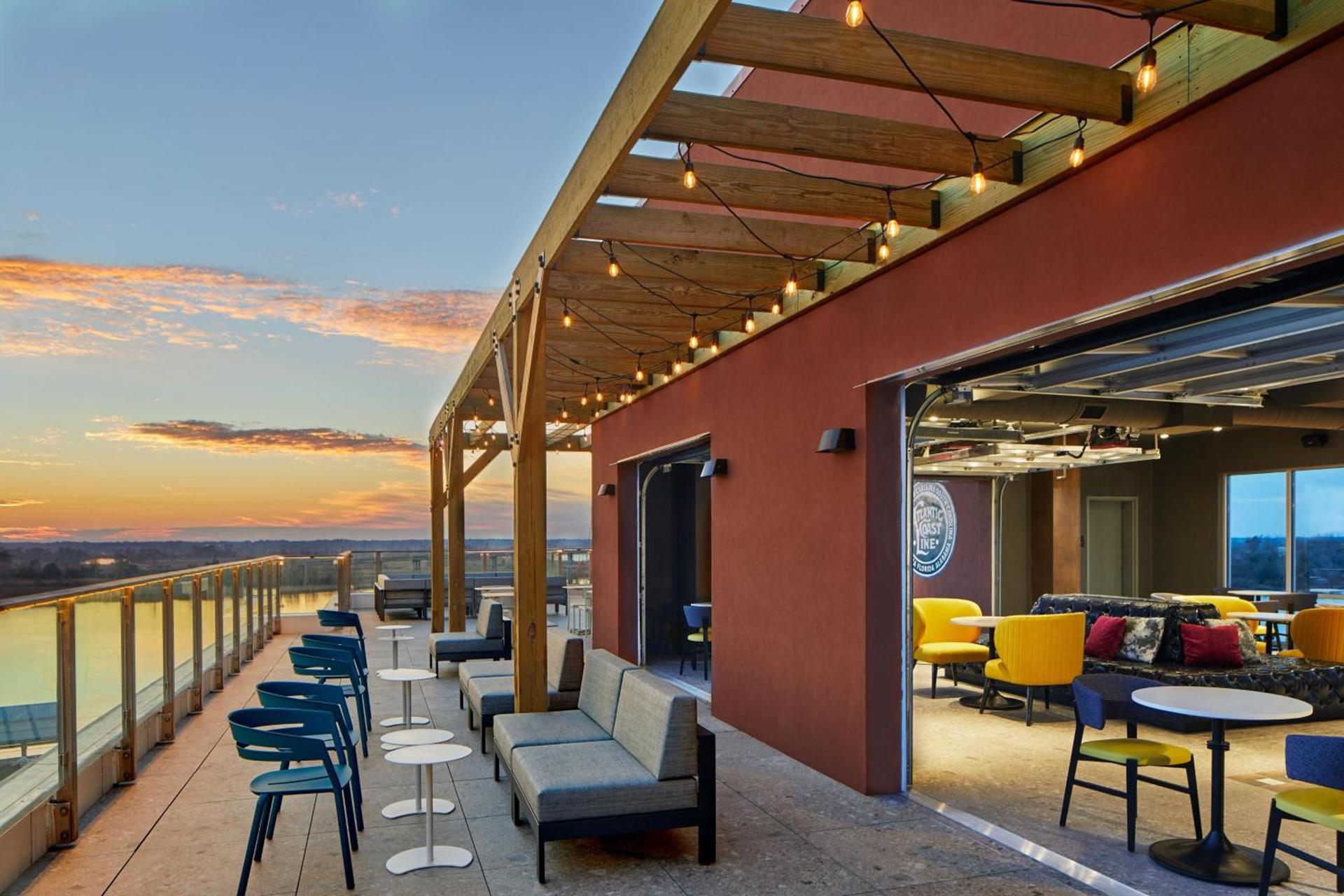 Aloft by Marriott Wilmington at Coastline Center photo 17