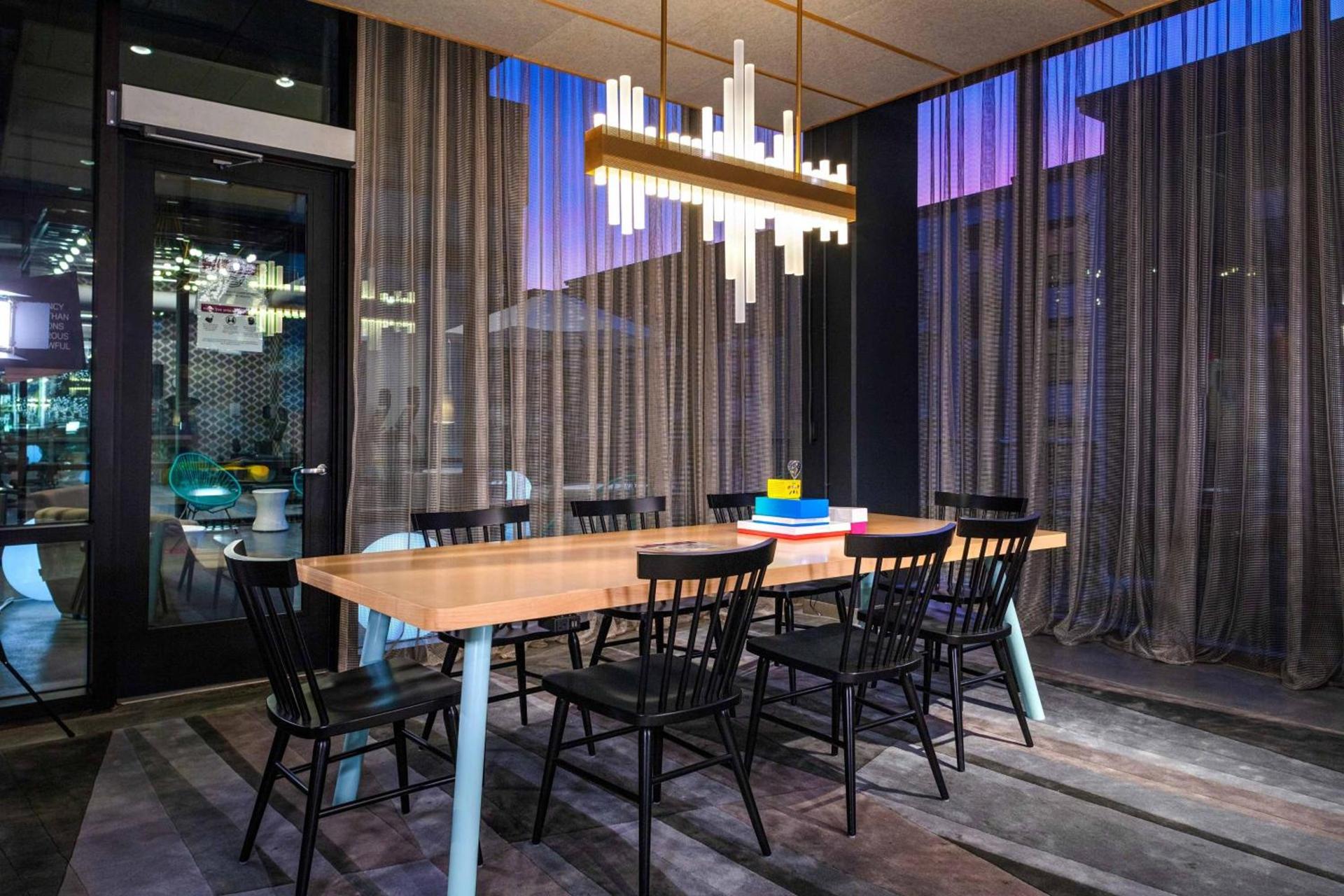 Aloft by Marriott Atlanta at The Battery Atlanta photo 2
