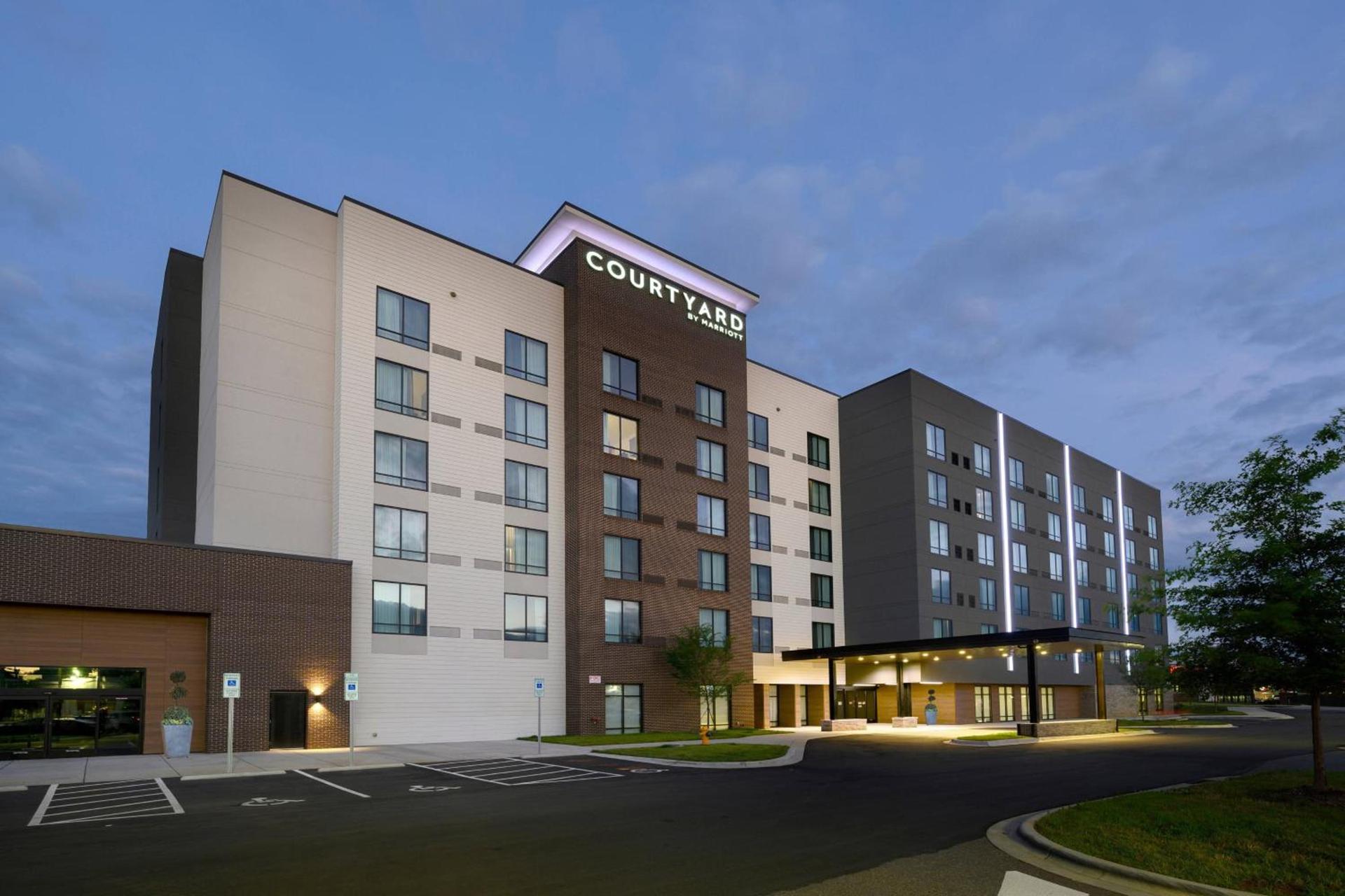 Courtyard by Marriott Charlotte Waverly photo 1
